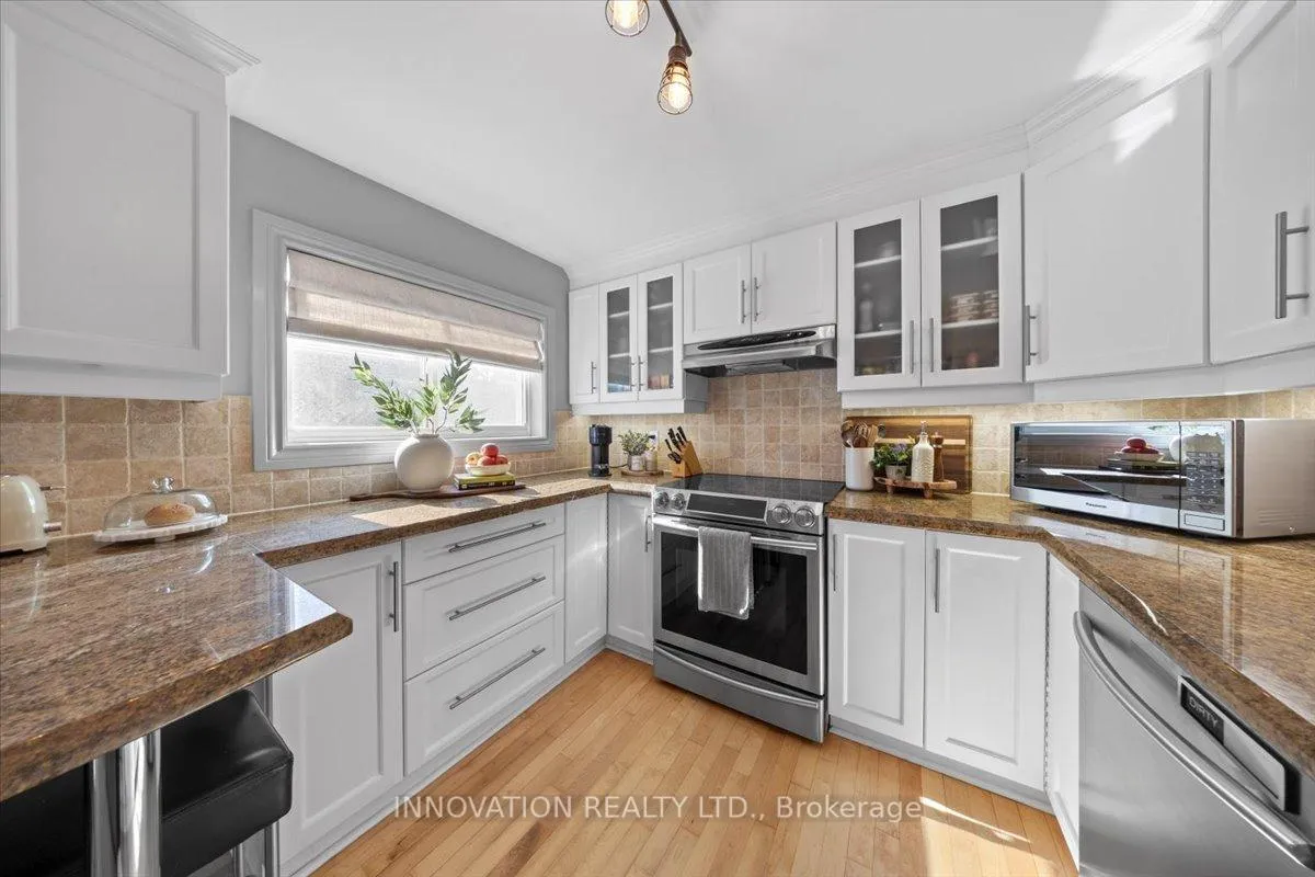 Photo 15 of 574 Cole Avenue, Ottawa, McKellar/Highland — HOMEH