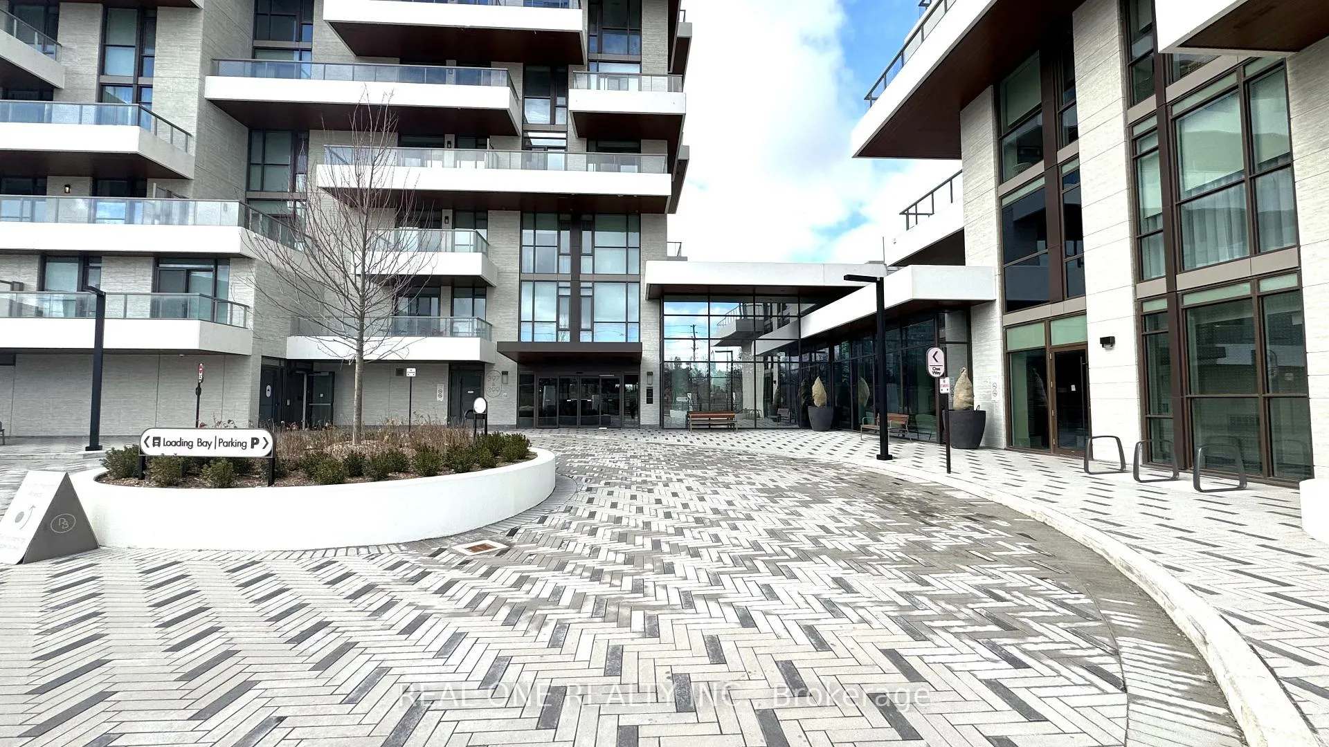 Photo 2 of Unit 401, 397 Royal Orchard Boulevard, Markham, Royal Orchard — HOMEH