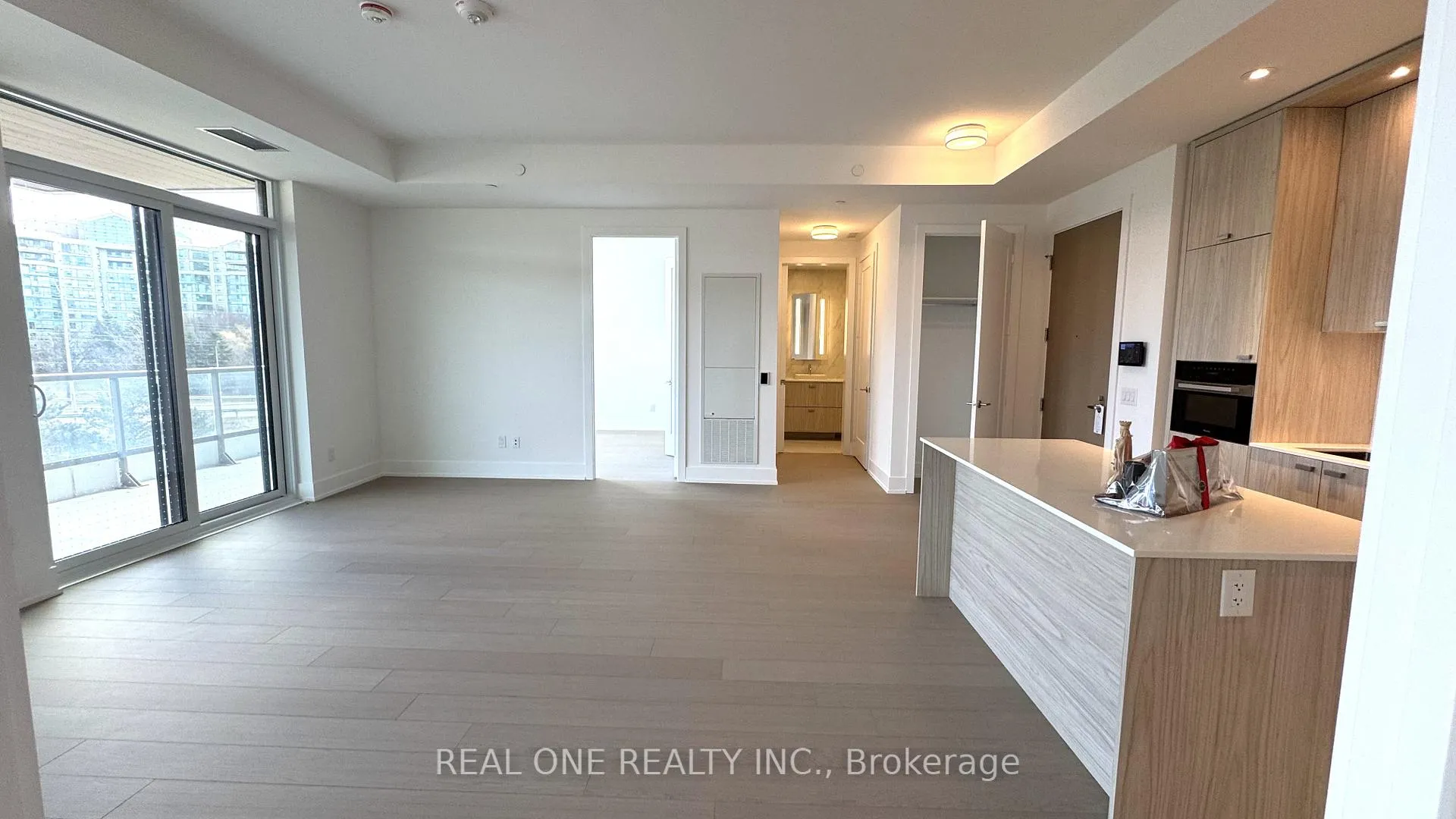 Photo 13 of Unit 401, 397 Royal Orchard Boulevard, Markham, Royal Orchard — HOMEH