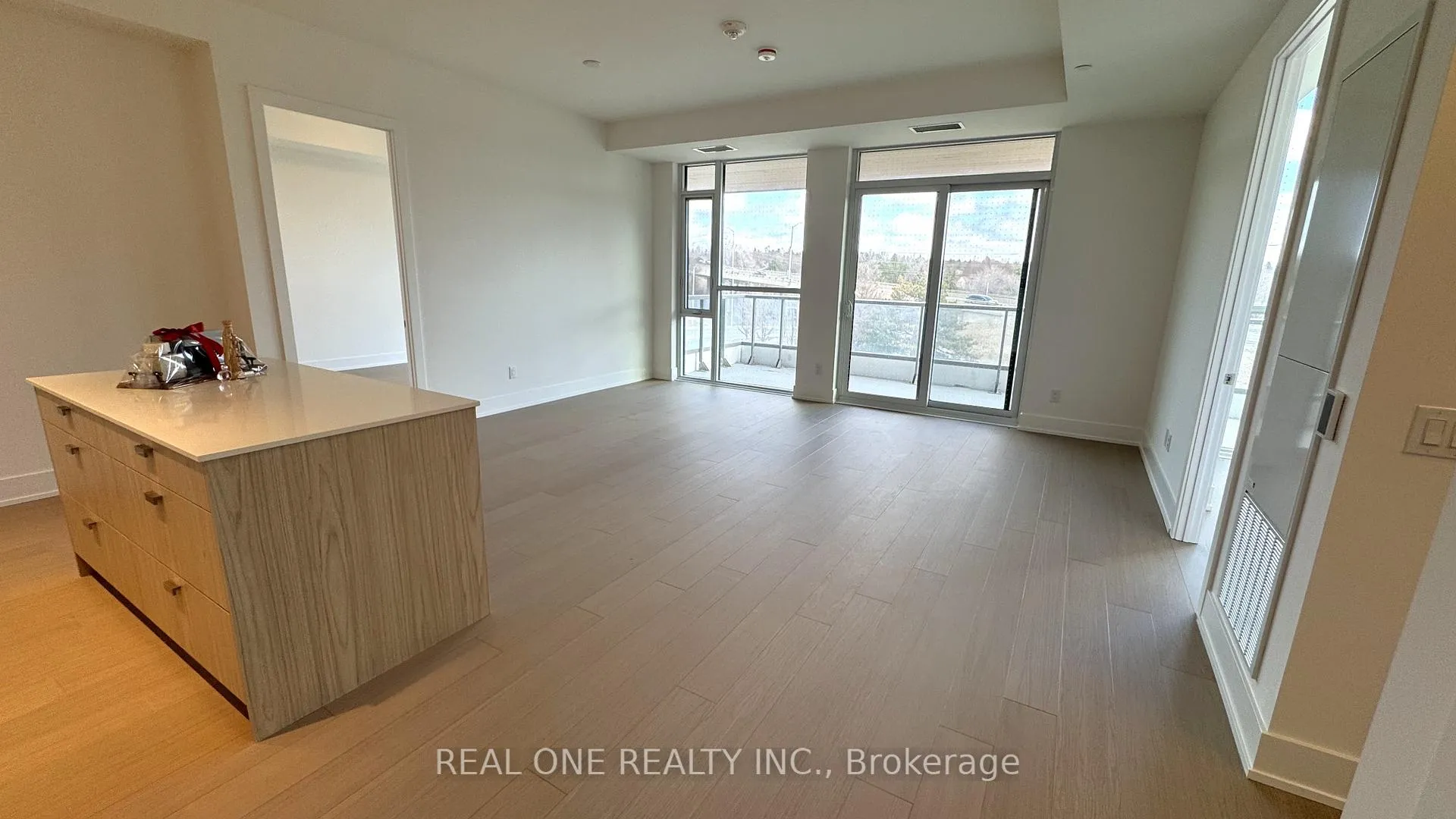 Photo 14 of Unit 401, 397 Royal Orchard Boulevard, Markham, Royal Orchard — HOMEH