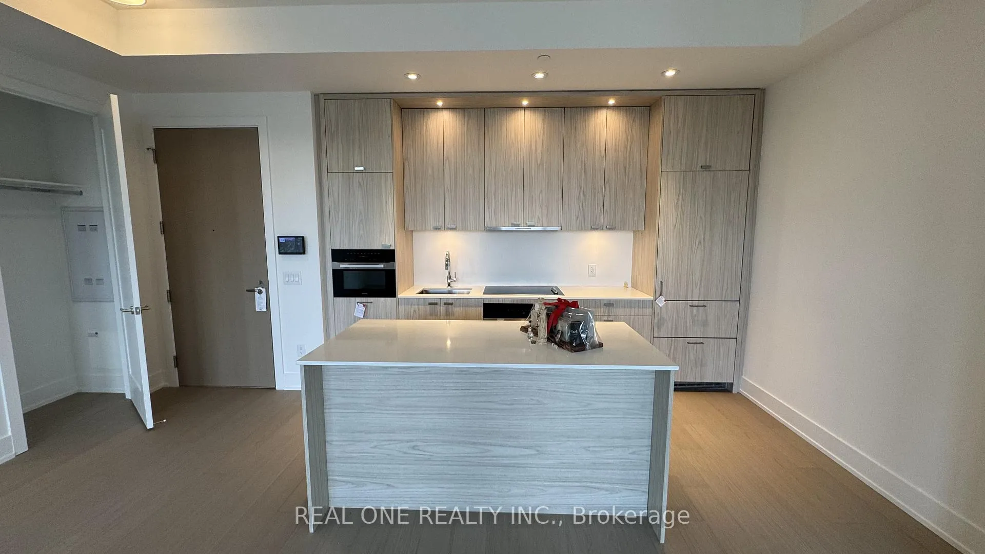 Photo 17 of Unit 401, 397 Royal Orchard Boulevard, Markham, Royal Orchard — HOMEH