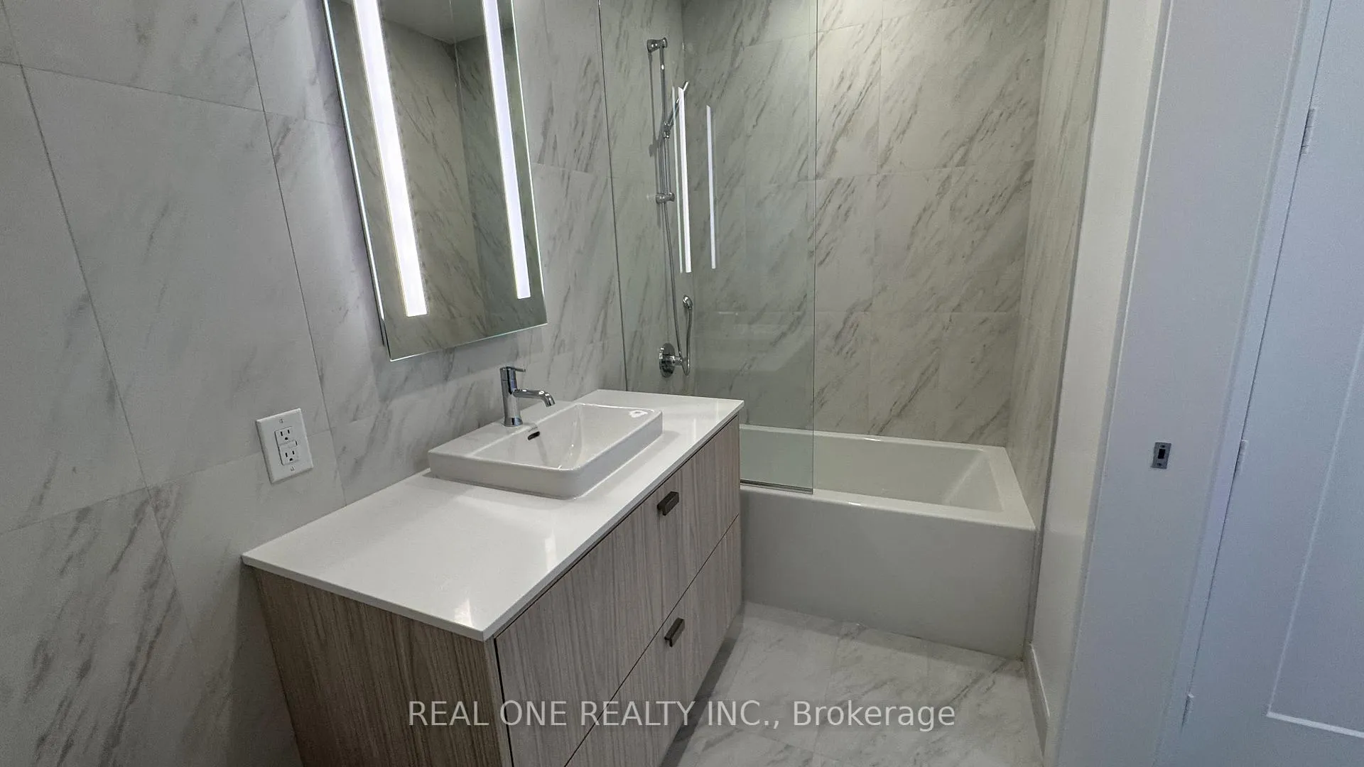 Photo 24 of Unit 401, 397 Royal Orchard Boulevard, Markham, Royal Orchard — HOMEH