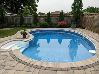 Photo 2 of 21 Riva Ridge, Brantford — HOMEH