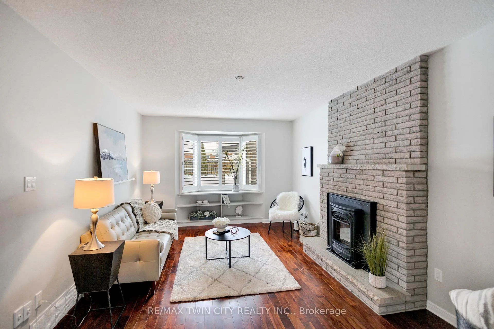 Photo 6 of 21 Riva Ridge, Brantford — HOMEH