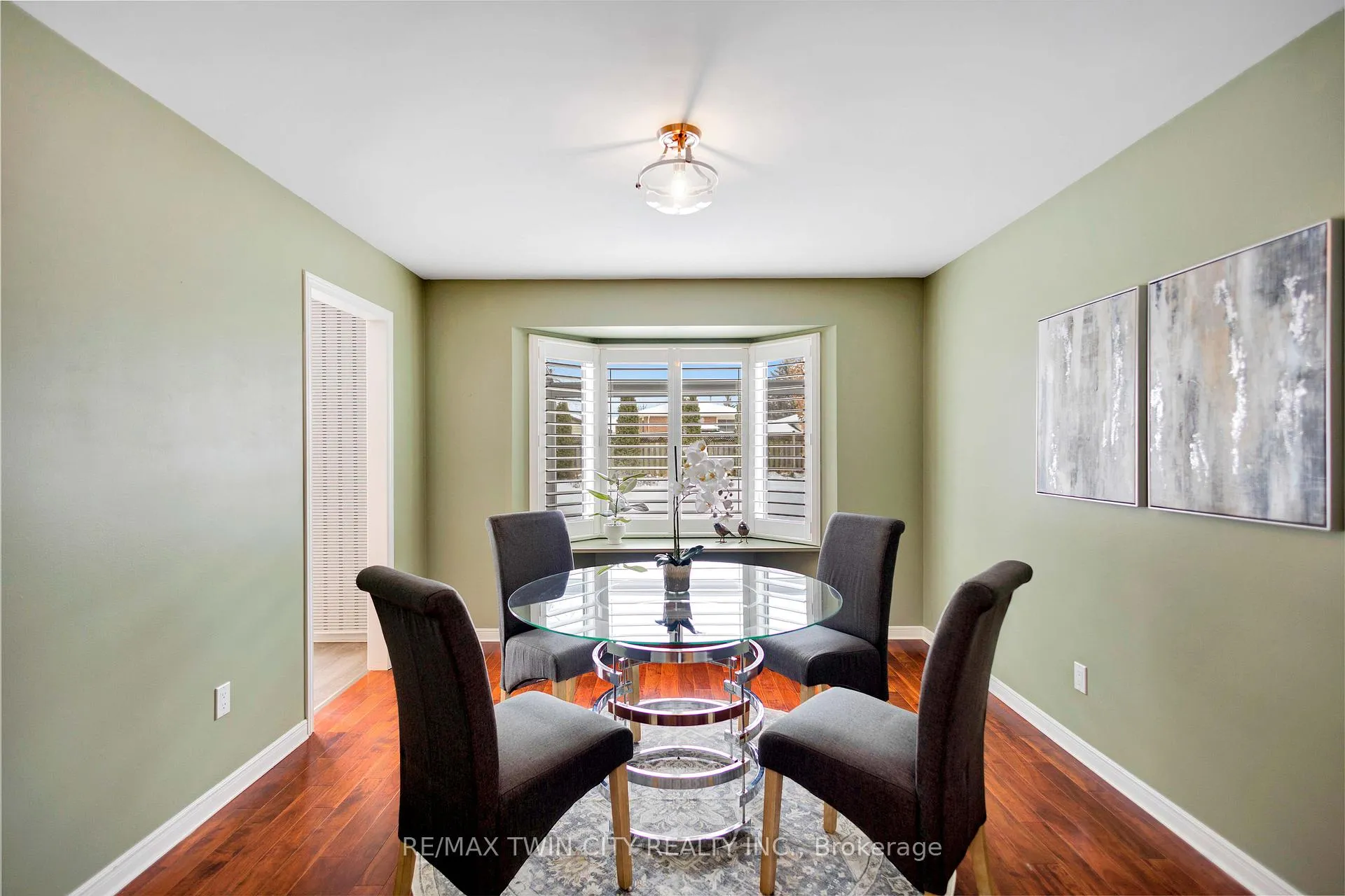 Photo 8 of 21 Riva Ridge, Brantford — HOMEH