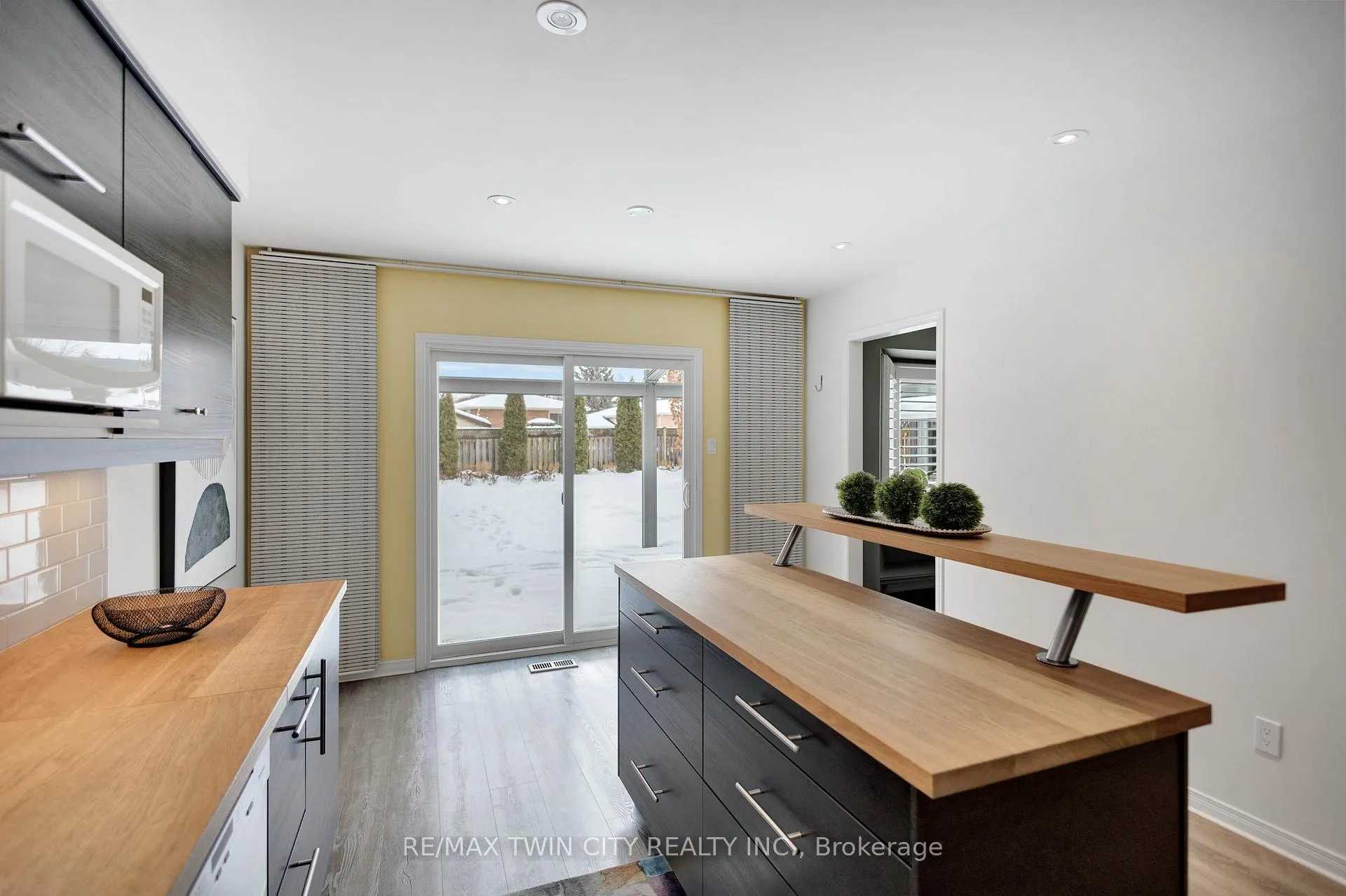 Photo 14 of 21 Riva Ridge, Brantford — HOMEH