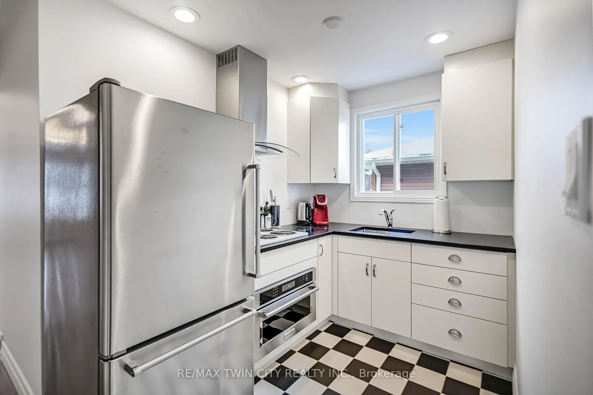 Photo 26 of 21 Riva Ridge, Brantford — HOMEH