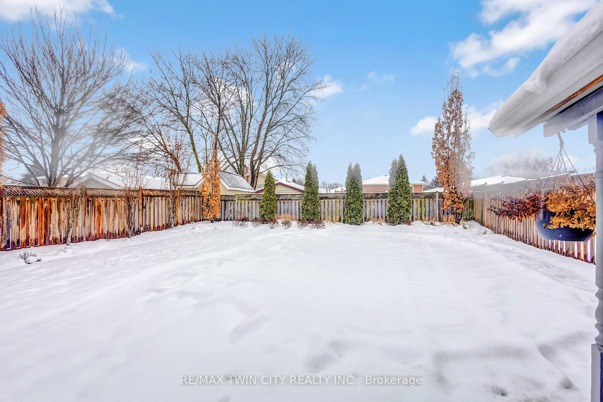 Photo 43 of 21 Riva Ridge, Brantford — HOMEH