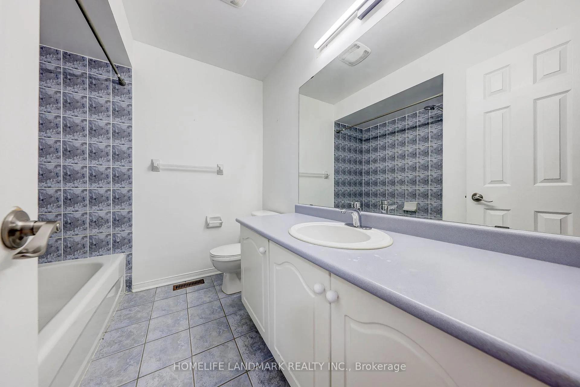 Photo 21 of 38 Sloan Drive, Milton, Dempsey — HOMEH