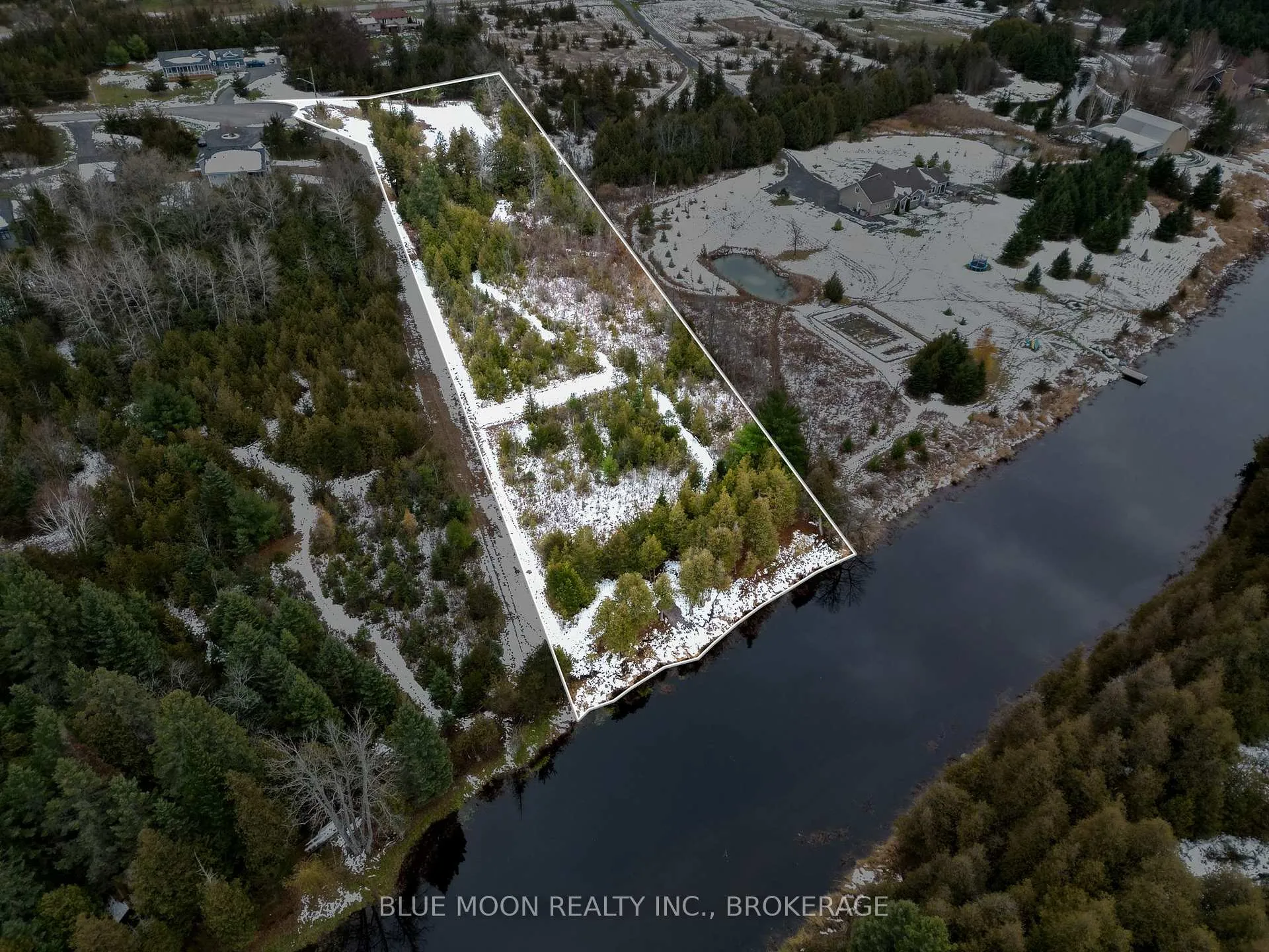 Photo 3 of 1 Riverwood Cove, Stone Mills — HOMEH