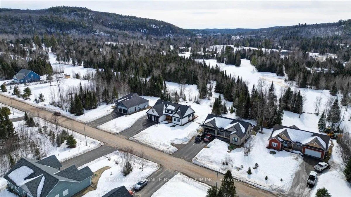 Photo 34 of 10 Bancroft Ridge Drive, Bancroft, Bancroft Ward — HOMEH