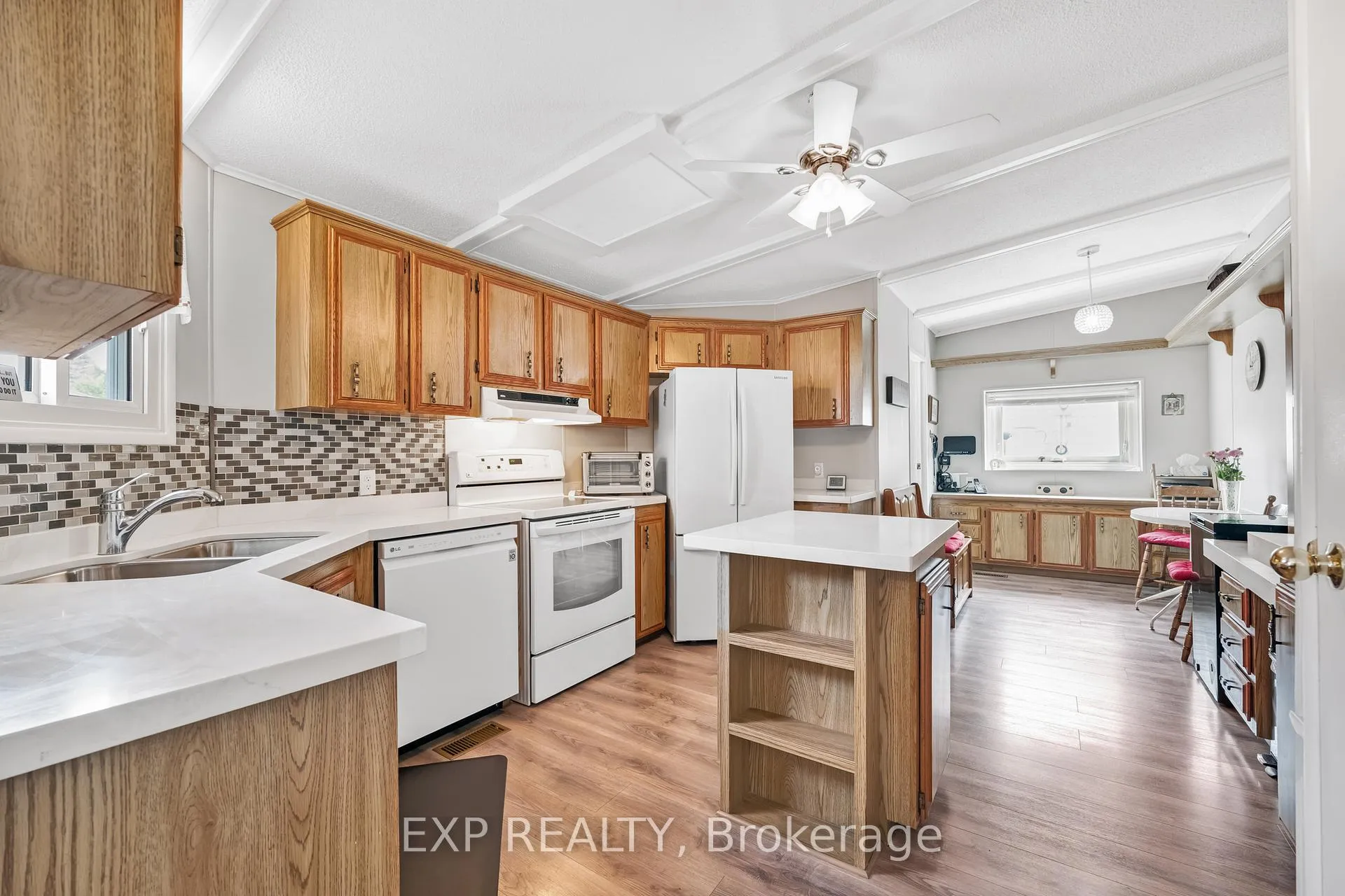 Photo 9 of 25 Juno Crescent, Georgina, Sutton & Jackson's Point — HOMEH