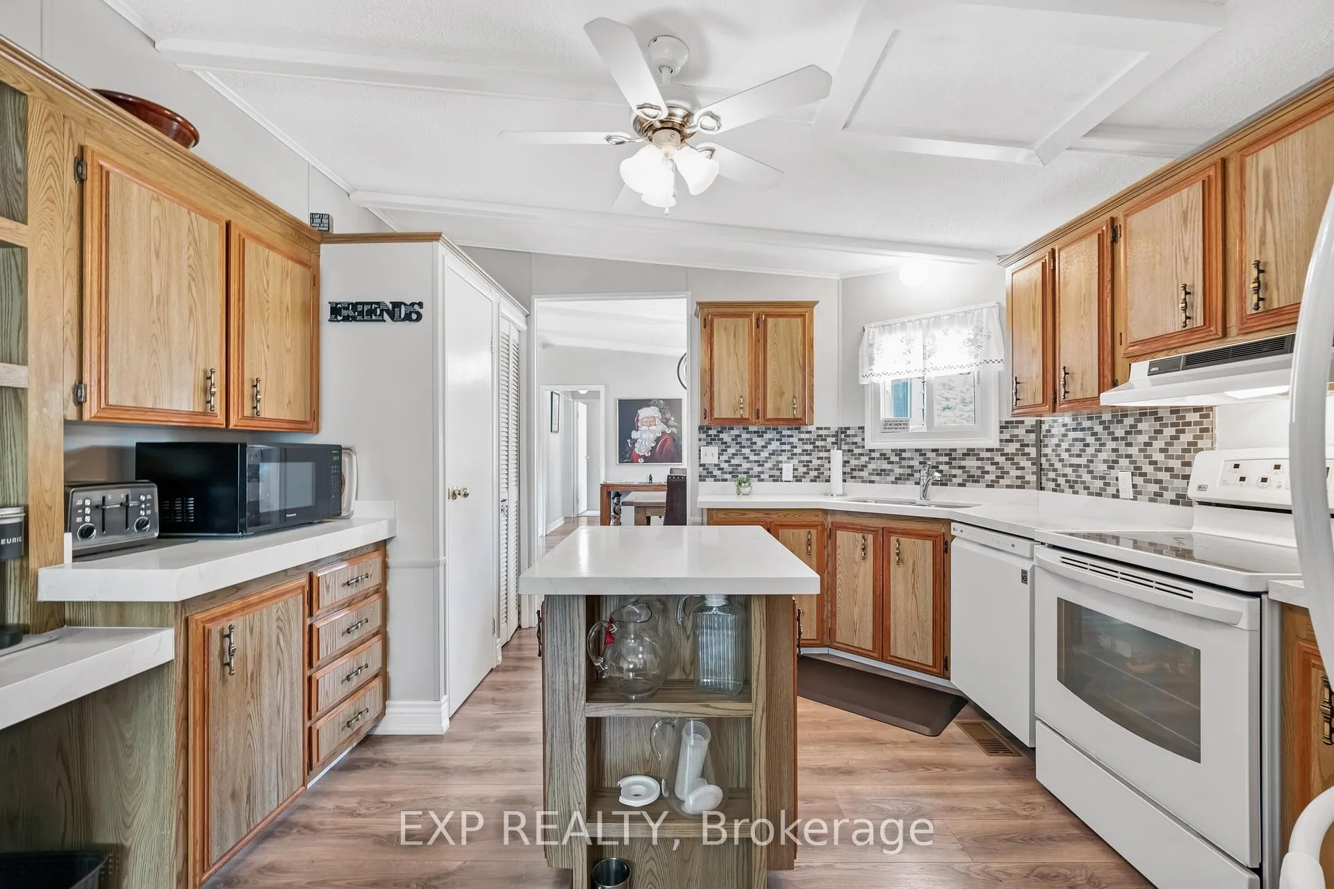 Photo 11 of 25 Juno Crescent, Georgina, Sutton & Jackson's Point — HOMEH