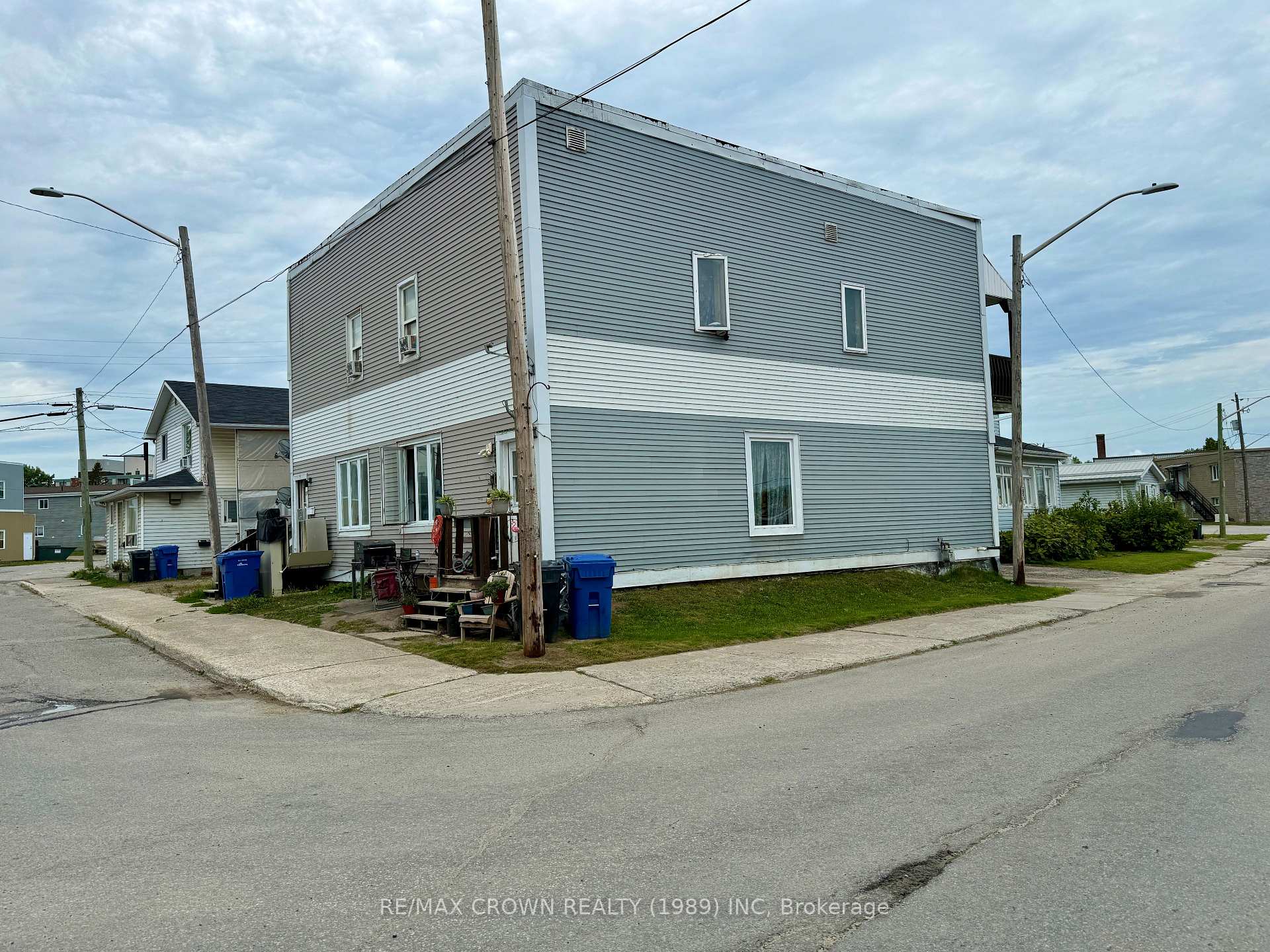 Photo 2 of 23 Lang Avenue, Kapuskasing — HOMEH