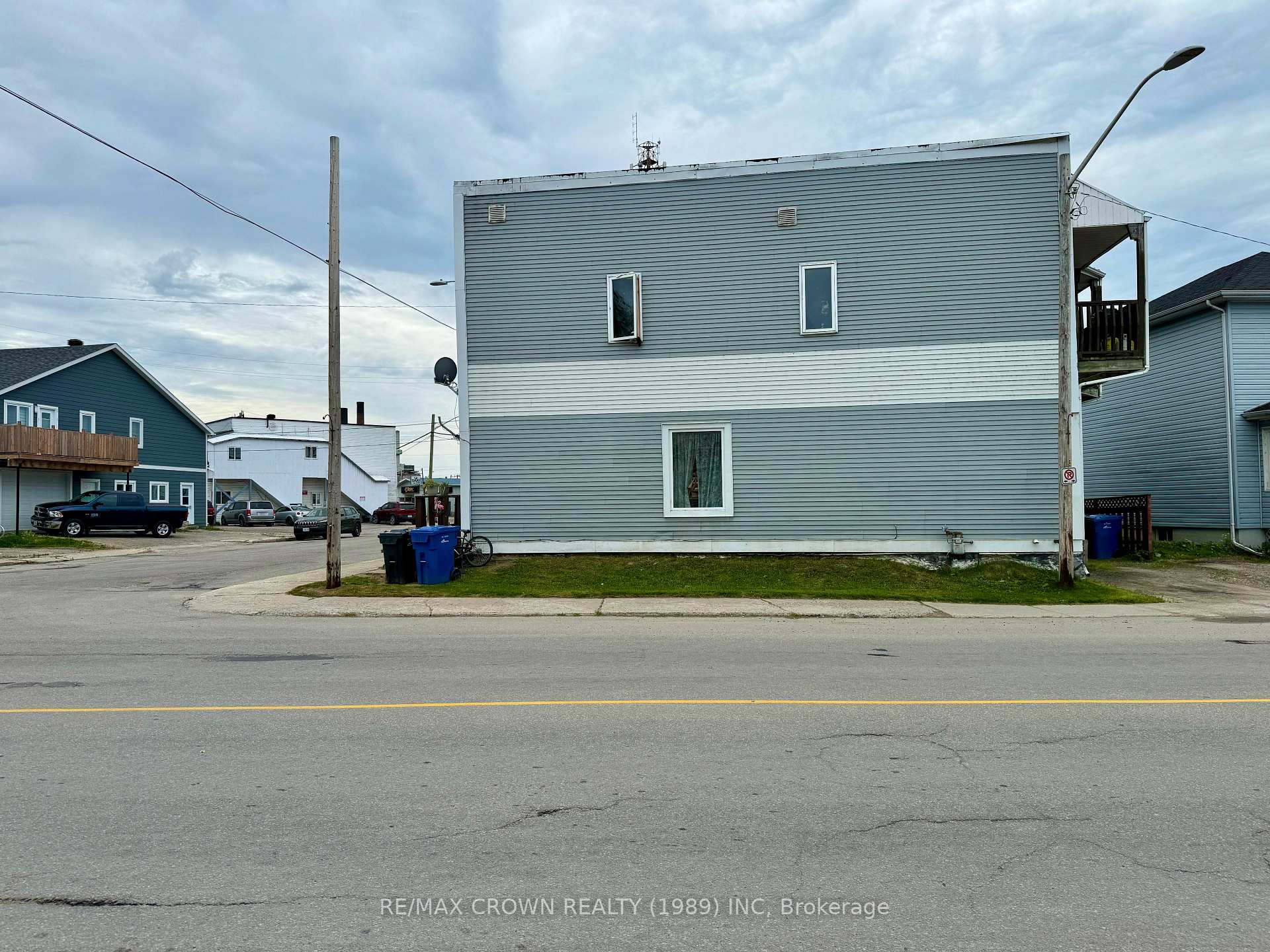 Photo 3 of 23 Lang Avenue, Kapuskasing — HOMEH