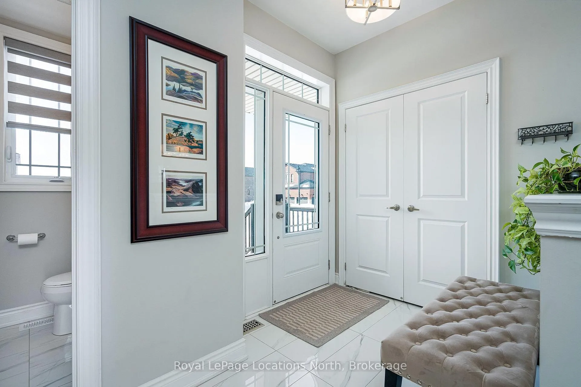 Photo 6 of 31 Emerald Street, Wasaga Beach — HOMEH