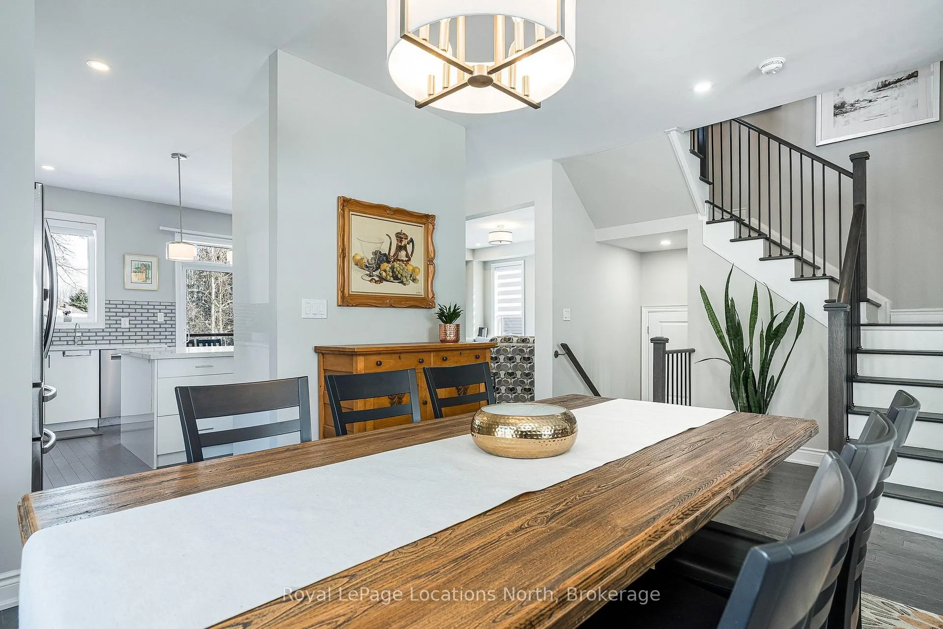 Photo 9 of 31 Emerald Street, Wasaga Beach — HOMEH