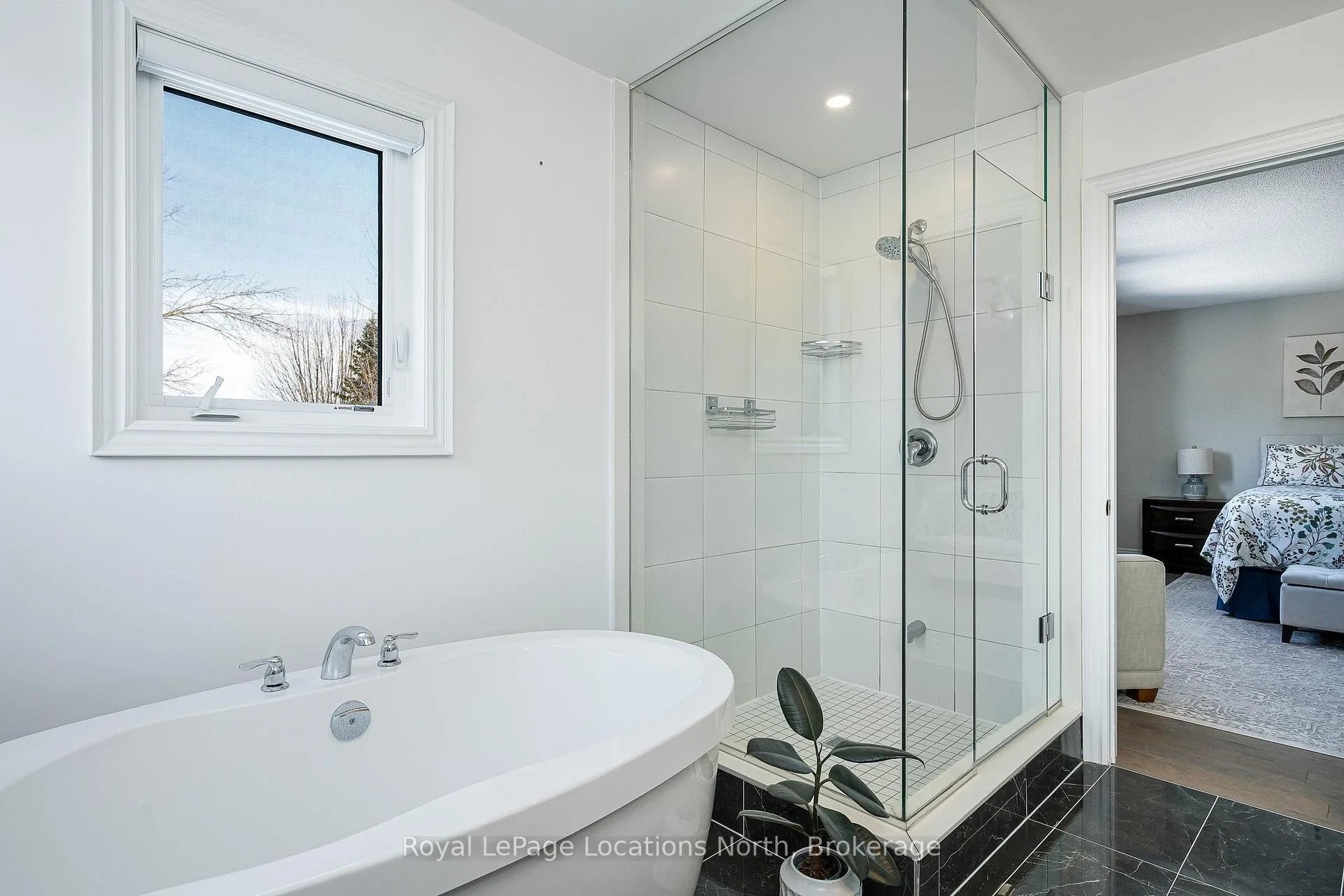 Photo 24 of 31 Emerald Street, Wasaga Beach — HOMEH