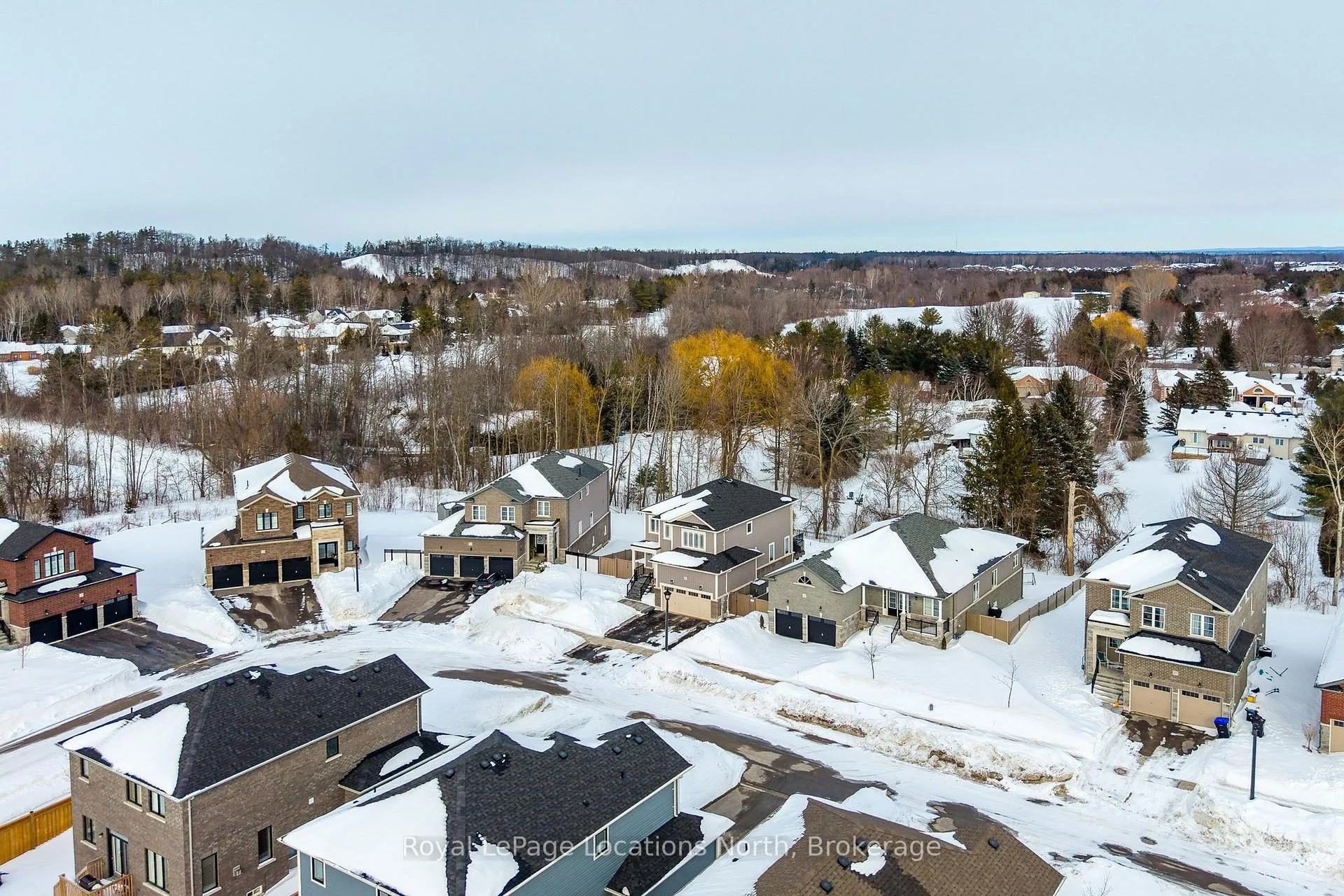 Photo 45 of 31 Emerald Street, Wasaga Beach — HOMEH