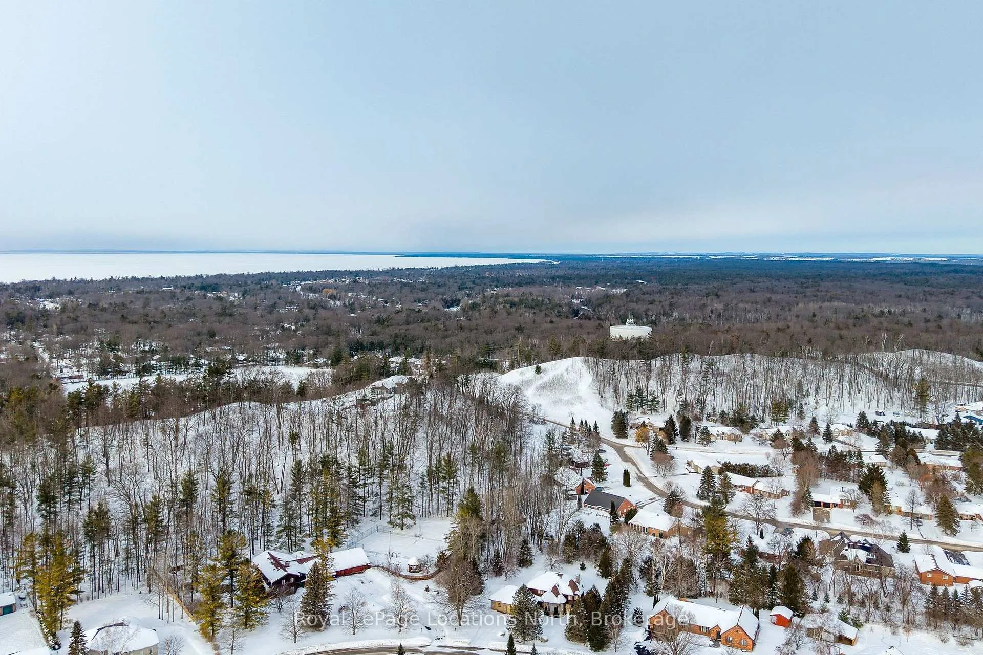 Photo 46 of 31 Emerald Street, Wasaga Beach — HOMEH