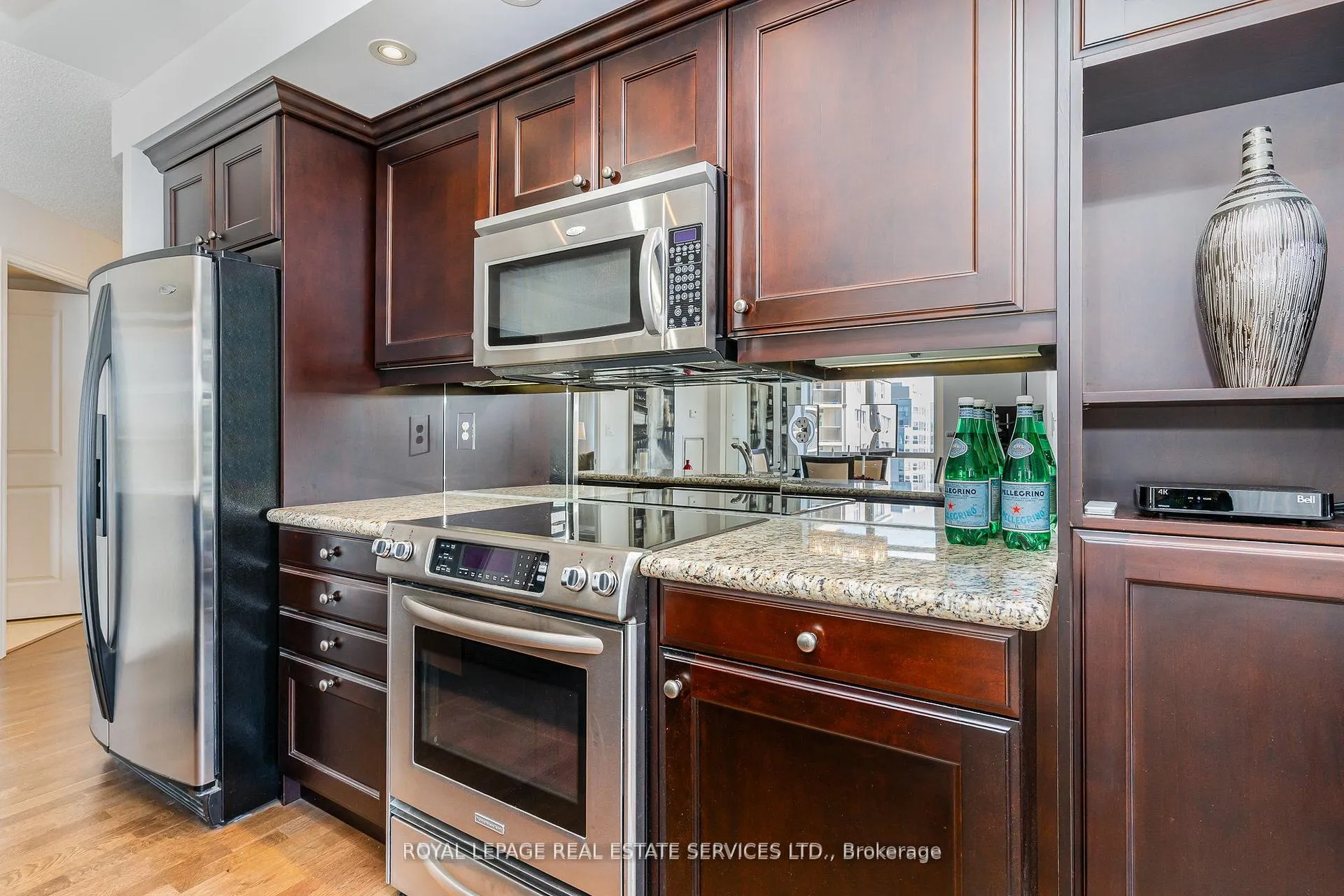 Photo 7 of Unit 1203, 900 Mount Pleasant Road, Toronto, Mount Pleasant West — HOMEH