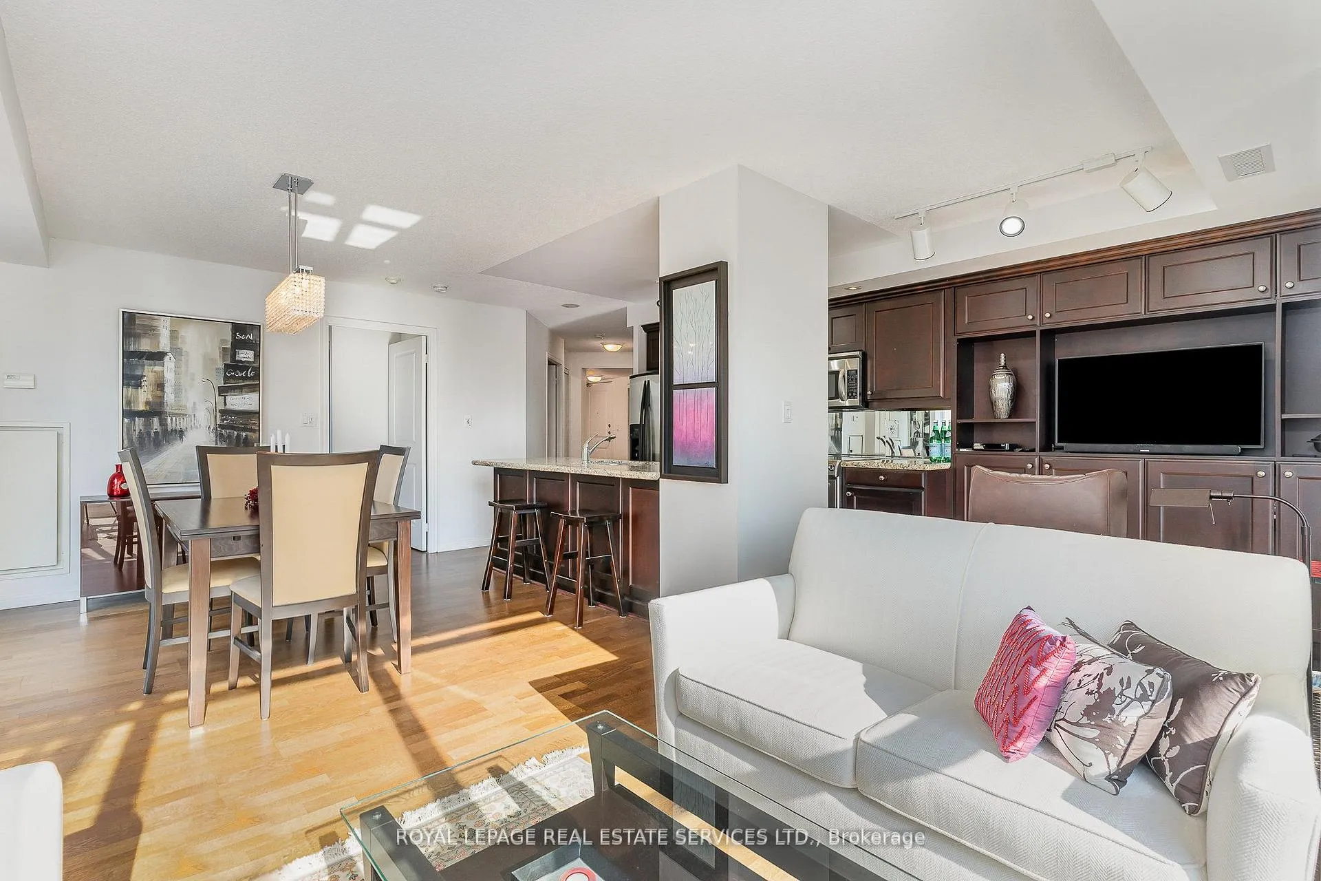 Photo 10 of Unit 1203, 900 Mount Pleasant Road, Toronto, Mount Pleasant West — HOMEH
