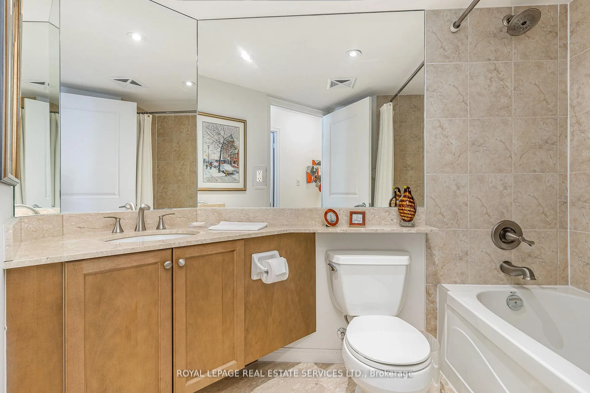 Photo 17 of Unit 1203, 900 Mount Pleasant Road, Toronto, Mount Pleasant West — HOMEH