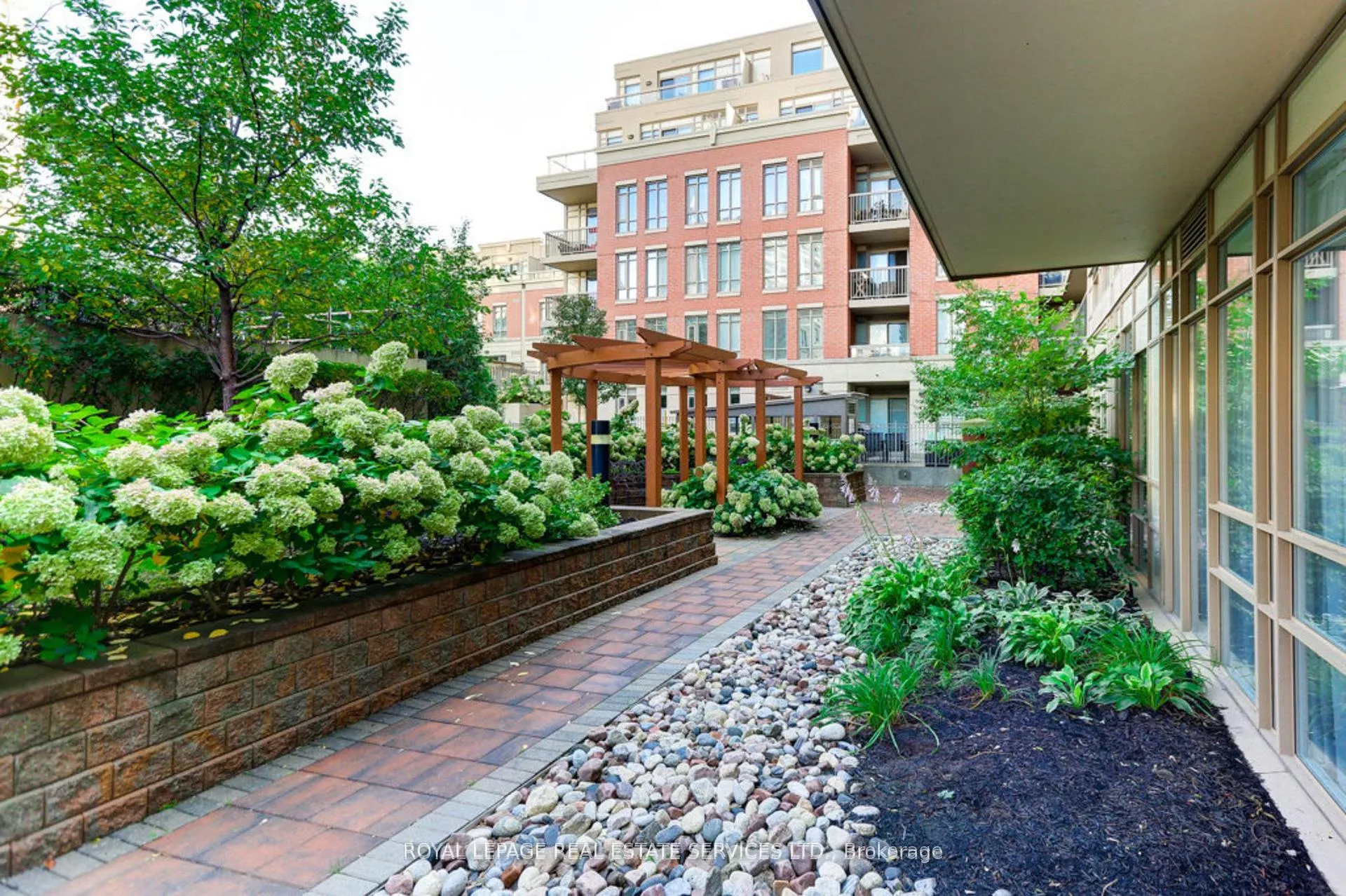 Photo 37 of Unit 1203, 900 Mount Pleasant Road, Toronto, Mount Pleasant West — HOMEH