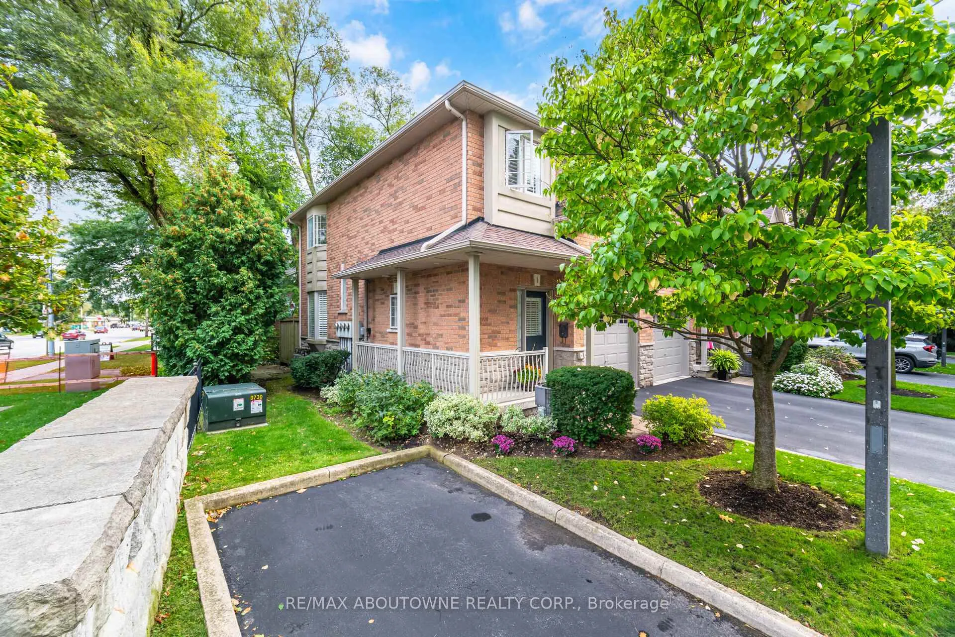 Photo 2 of Unit 1, 540 Guelph Line, Burlington, Brant — HOMEH