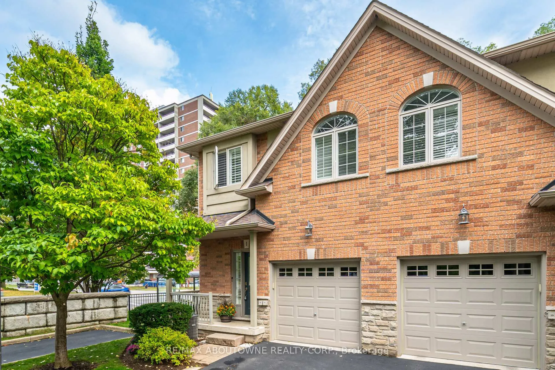 Photo 3 of Unit 1, 540 Guelph Line, Burlington, Brant — HOMEH
