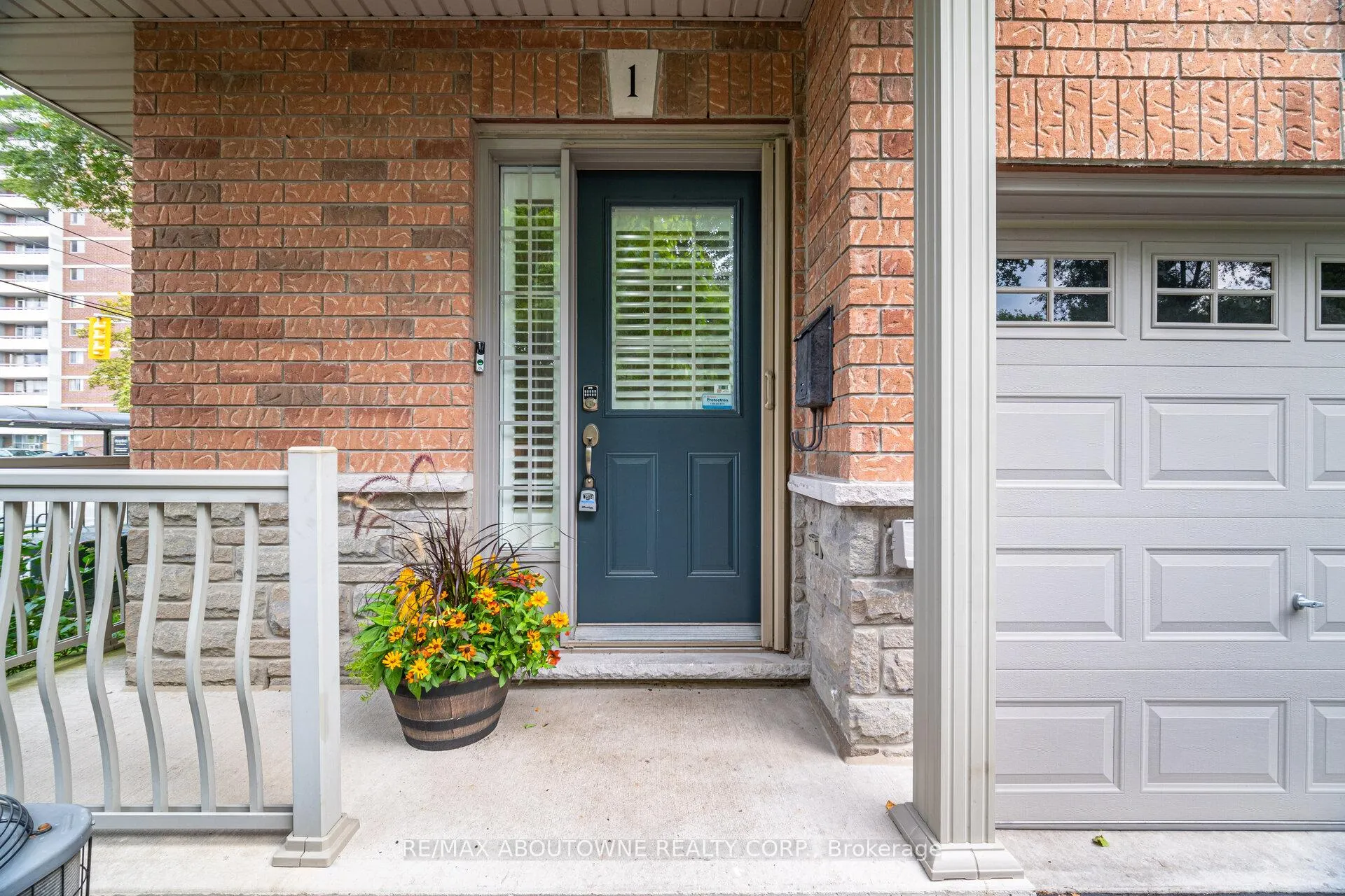 Photo 5 of Unit 1, 540 Guelph Line, Burlington, Brant — HOMEH