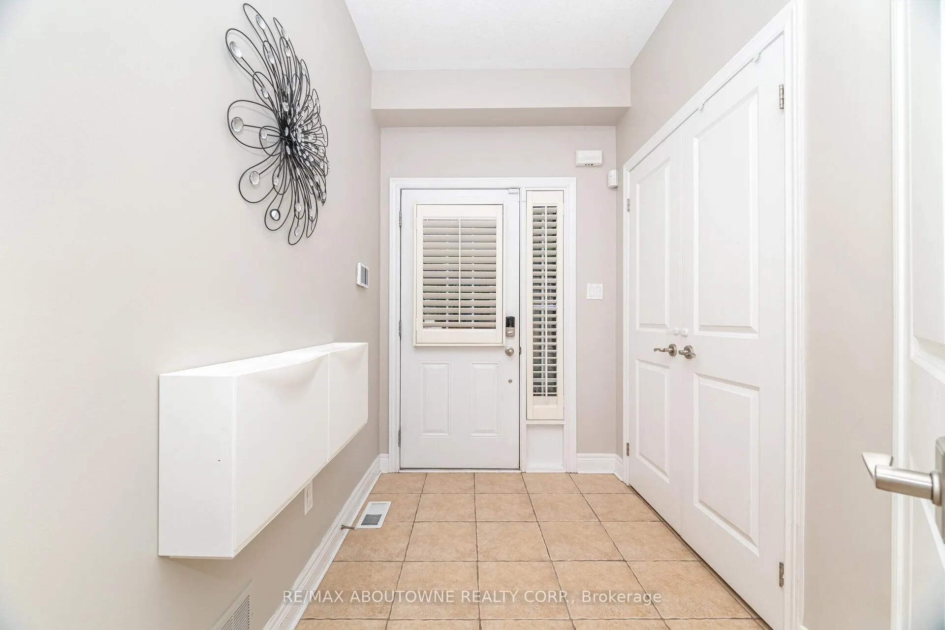 Photo 7 of Unit 1, 540 Guelph Line, Burlington, Brant — HOMEH