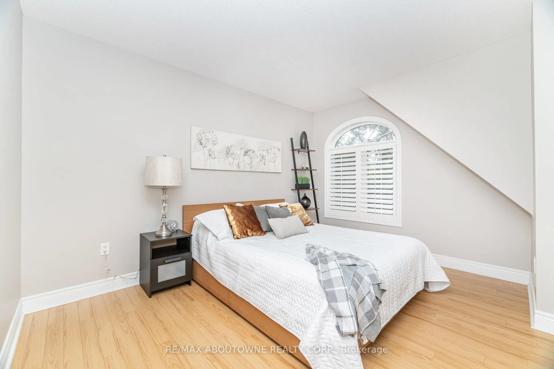 Photo 22 of Unit 1, 540 Guelph Line, Burlington, Brant — HOMEH