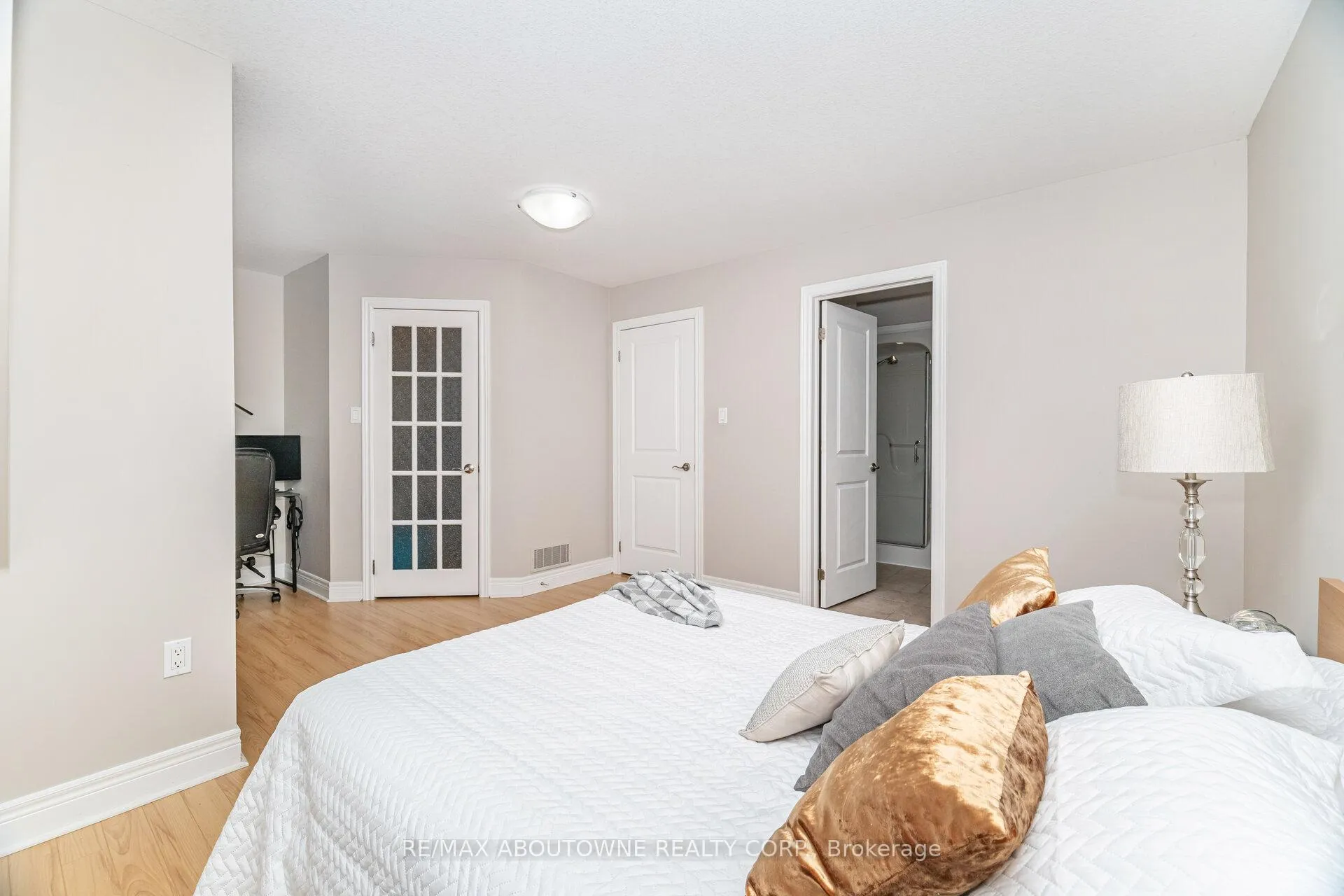 Photo 26 of Unit 1, 540 Guelph Line, Burlington, Brant — HOMEH