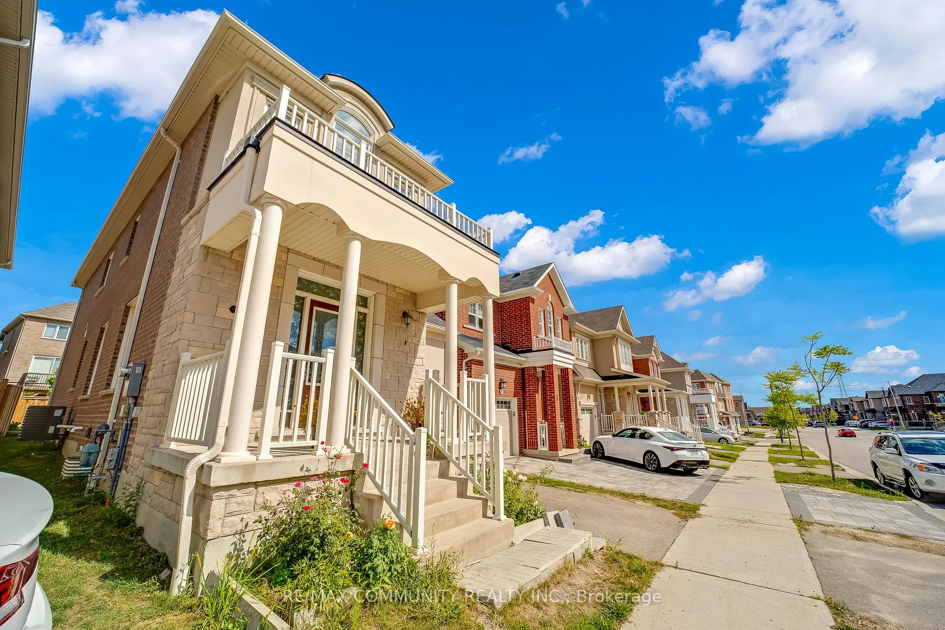 Photo 3 of 1064 Cameo Street, Pickering, Rural Pickering — HOMEH