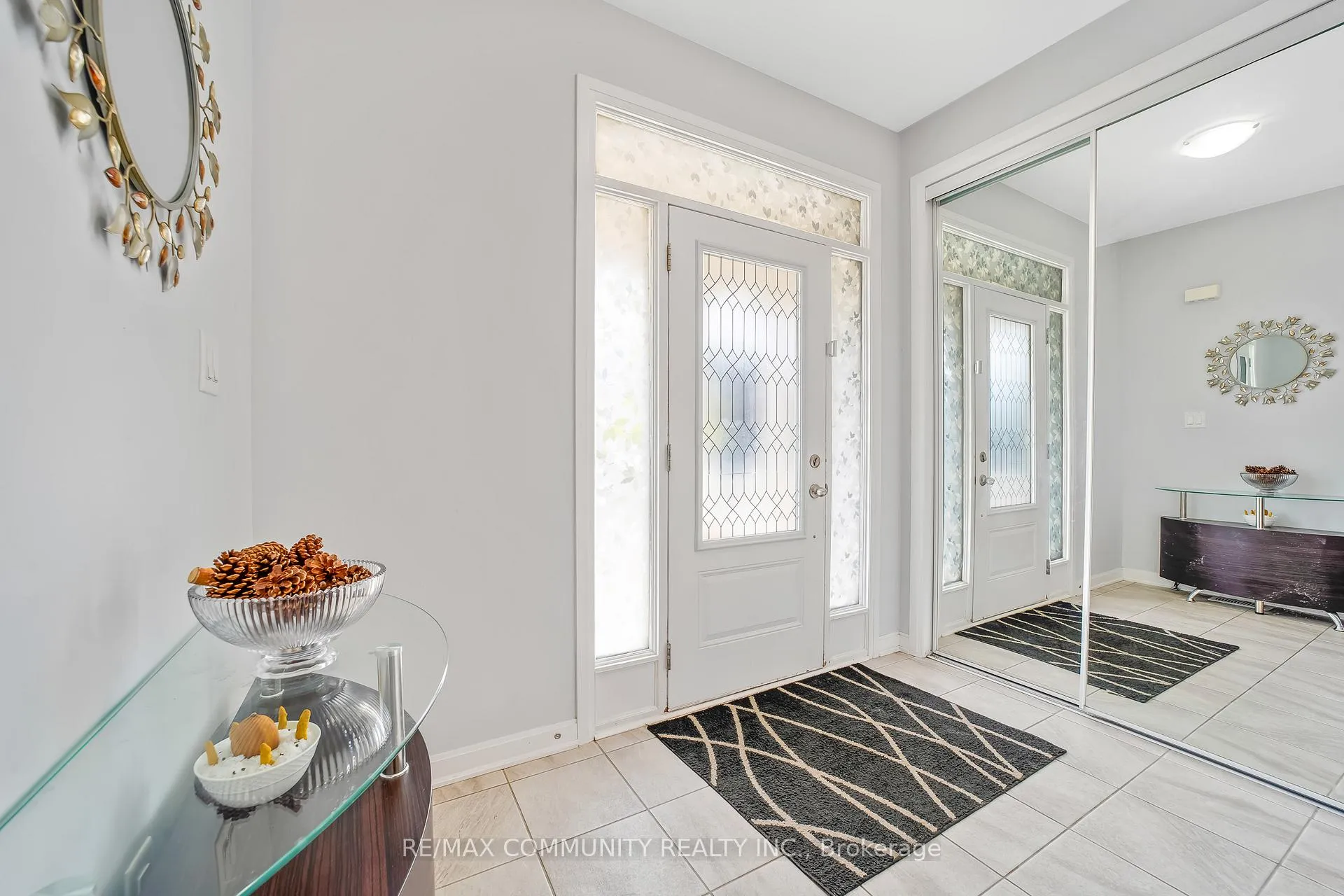 Photo 5 of 1064 Cameo Street, Pickering, Rural Pickering — HOMEH