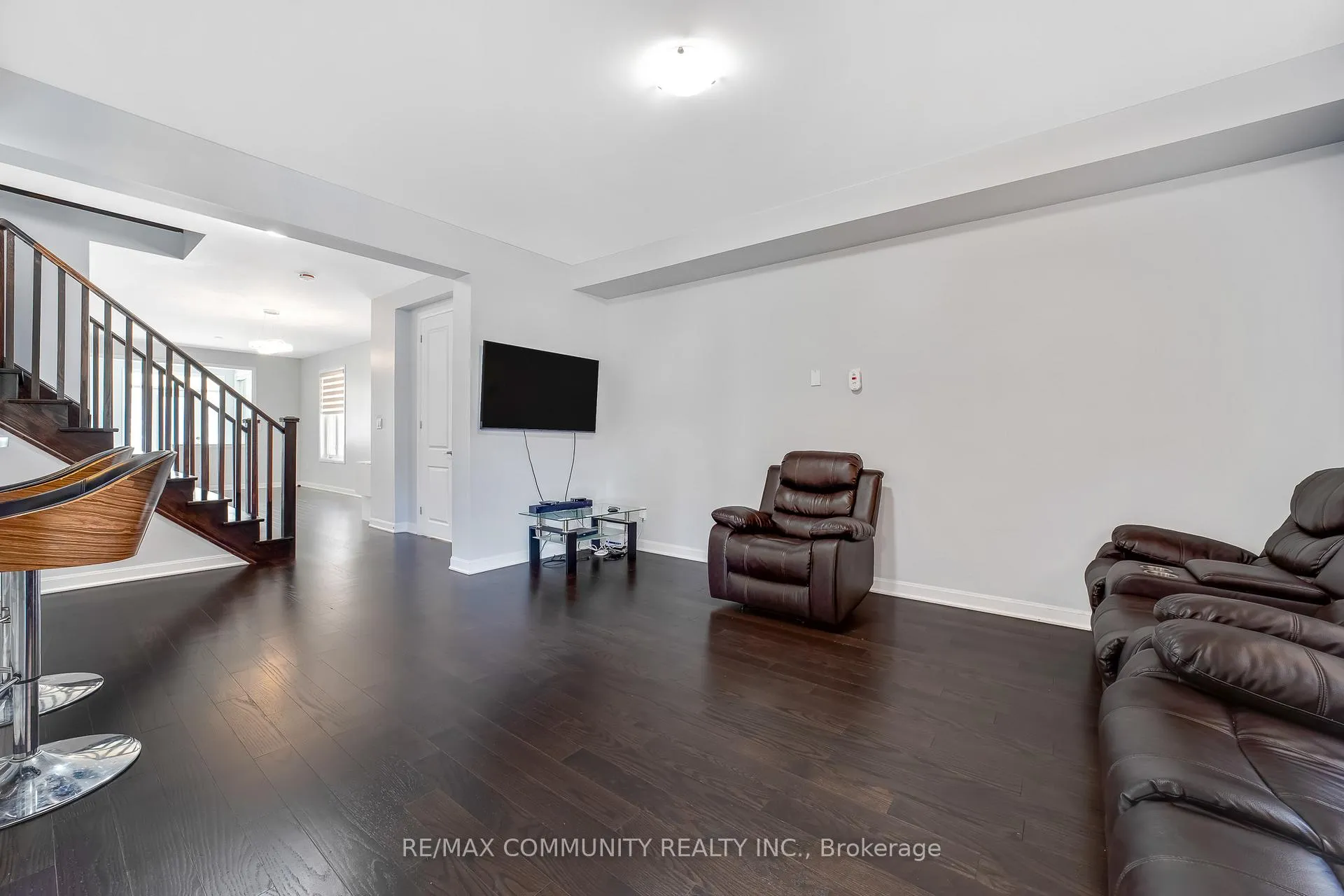 Photo 11 of 1064 Cameo Street, Pickering, Rural Pickering — HOMEH