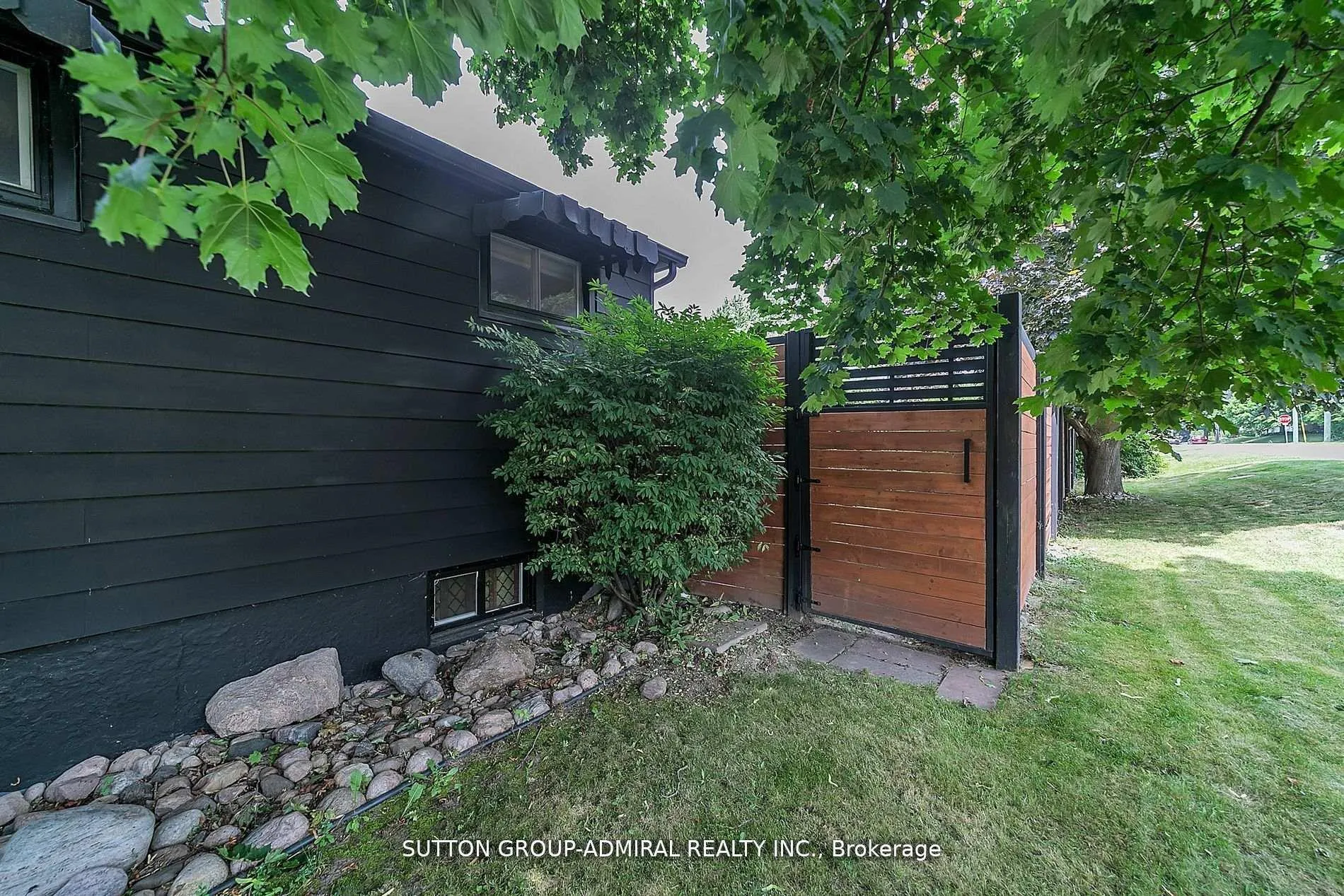 Photo 4 of 212 St. Peter Street, Whitby, Downtown Whitby — HOMEH