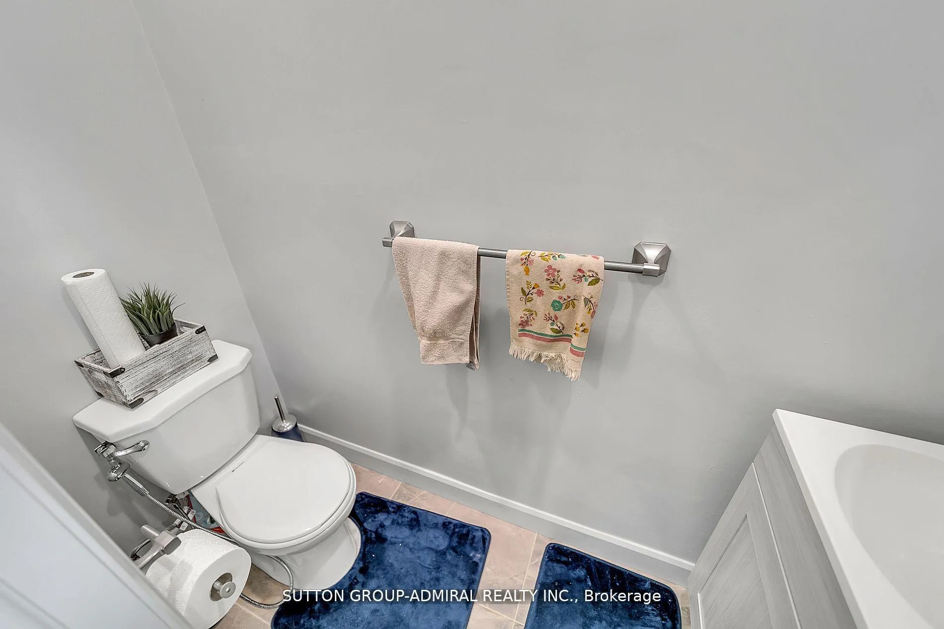 Photo 6 of 212 St. Peter Street, Whitby, Downtown Whitby — HOMEH