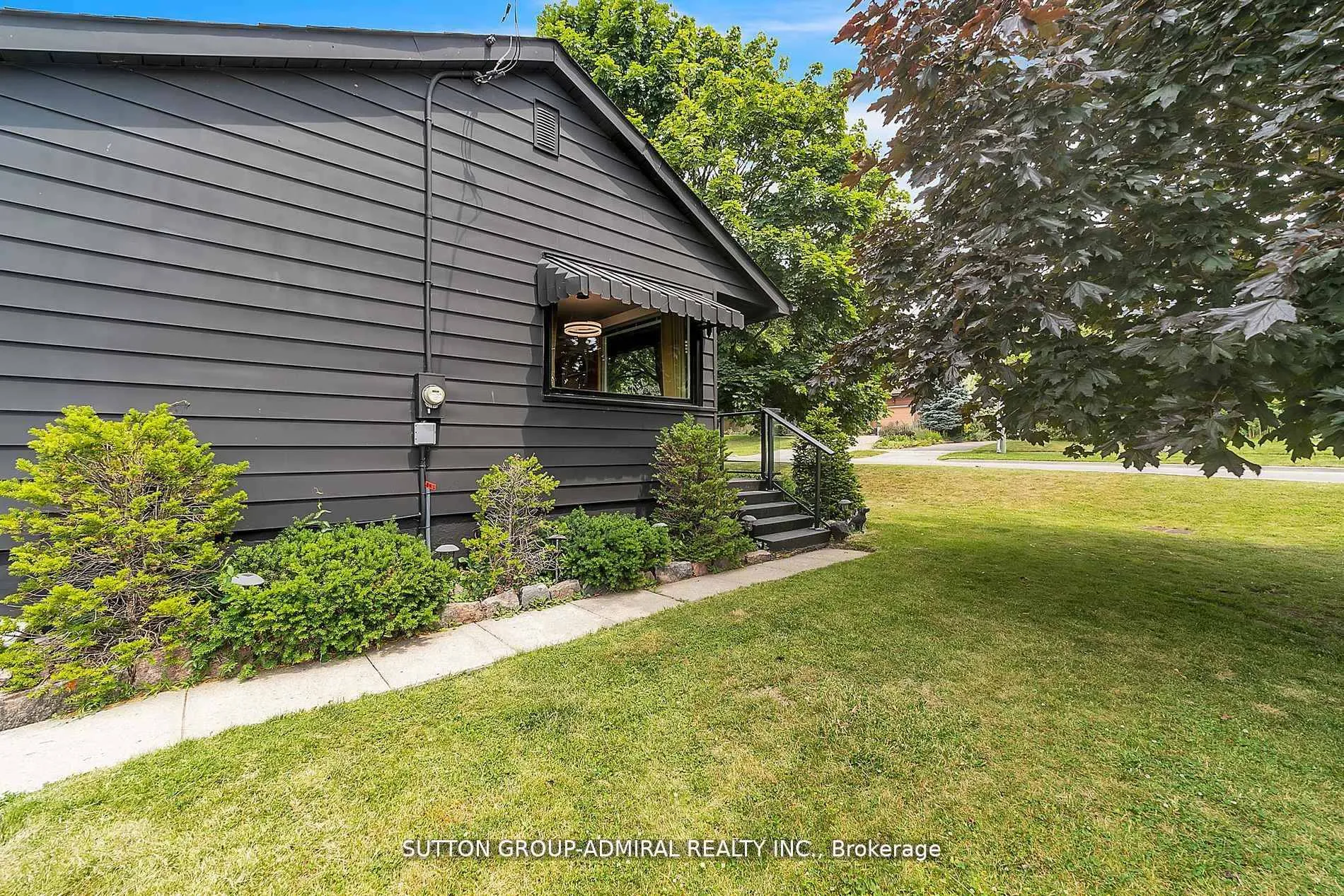Photo 32 of 212 St. Peter Street, Whitby, Downtown Whitby — HOMEH