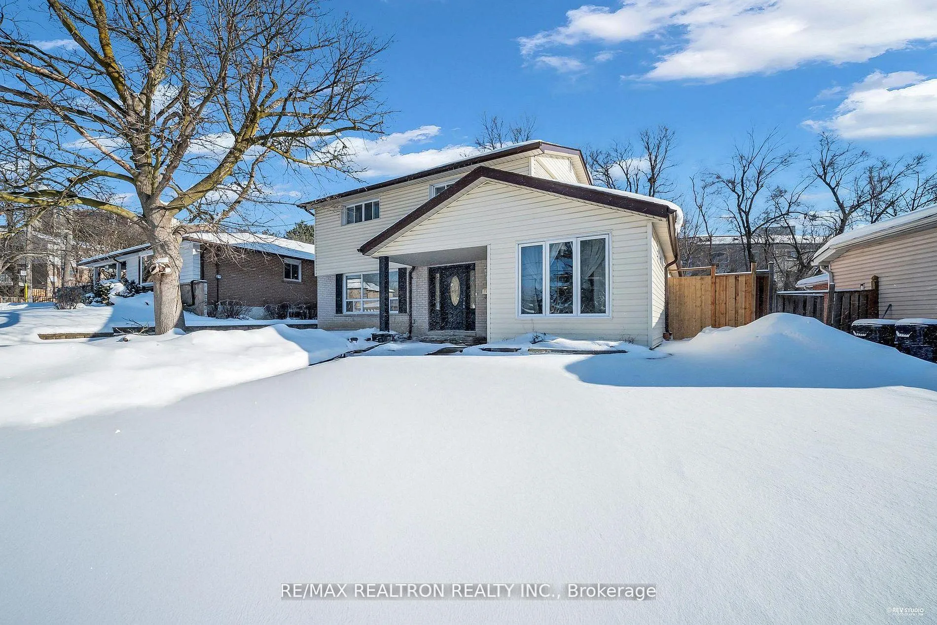 Photo 3 of 151 Shaughnessy Boulevard, North York, Don Valley Village — HOMEH