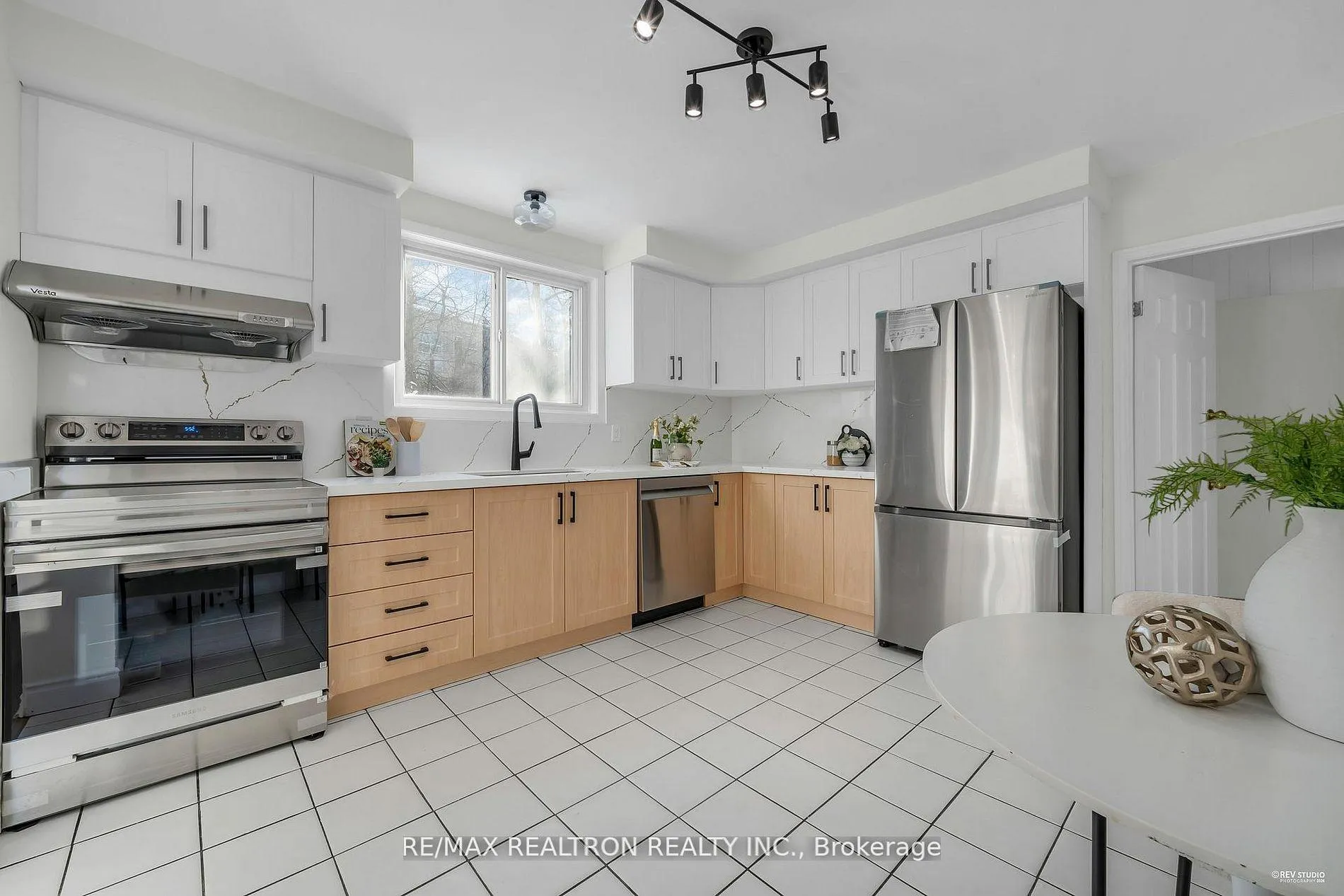 Photo 7 of 151 Shaughnessy Boulevard, North York, Don Valley Village — HOMEH