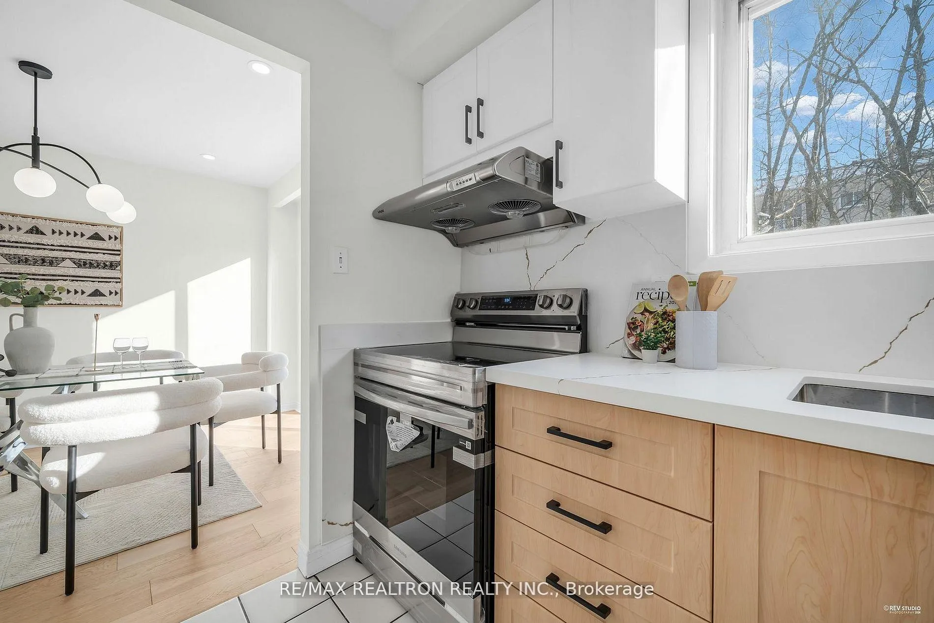 Photo 8 of 151 Shaughnessy Boulevard, North York, Don Valley Village — HOMEH