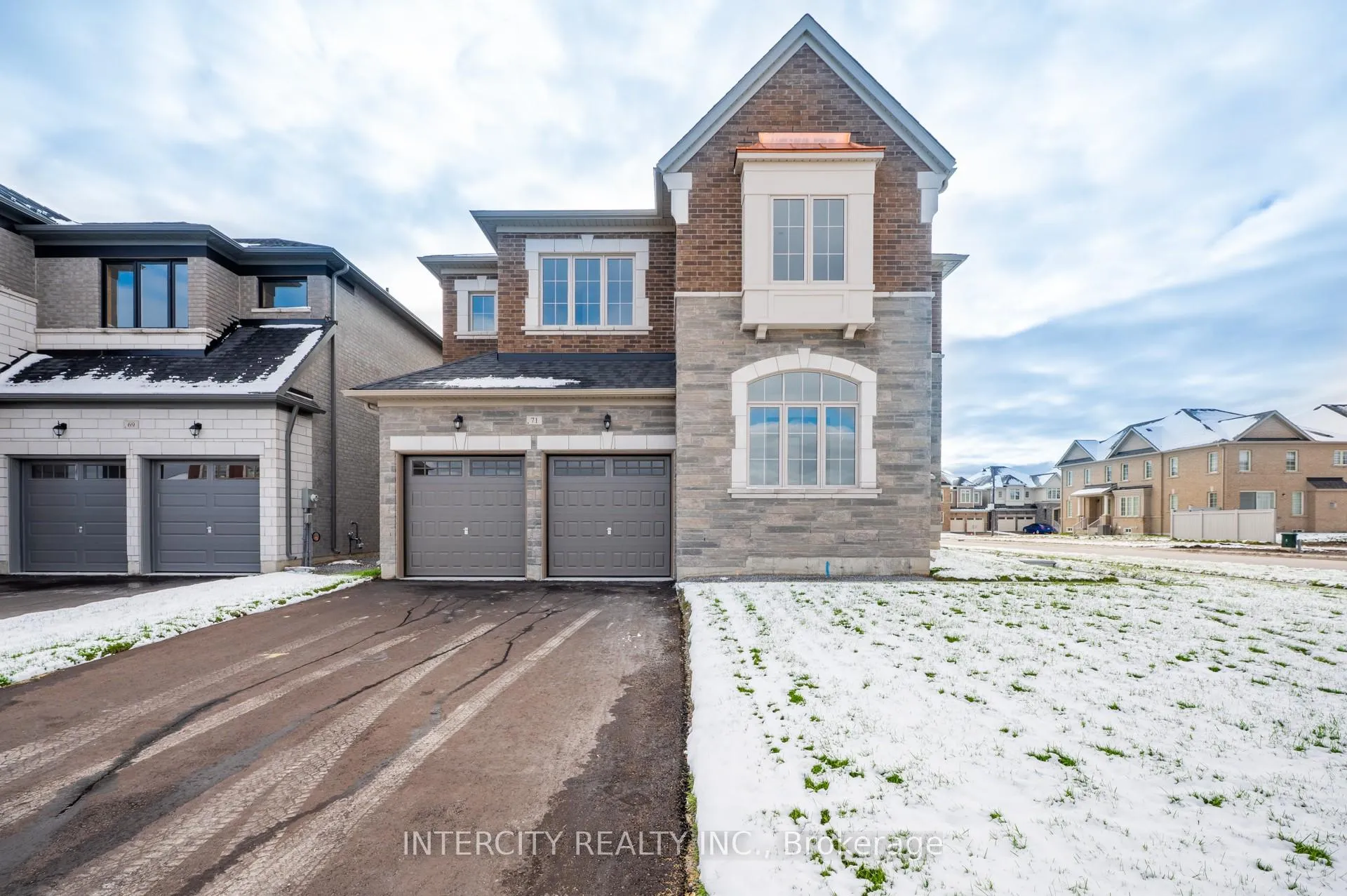 Photo 1 of 71 Lorrain Hand Avenue, Georgina, Keswick South — HOMEH