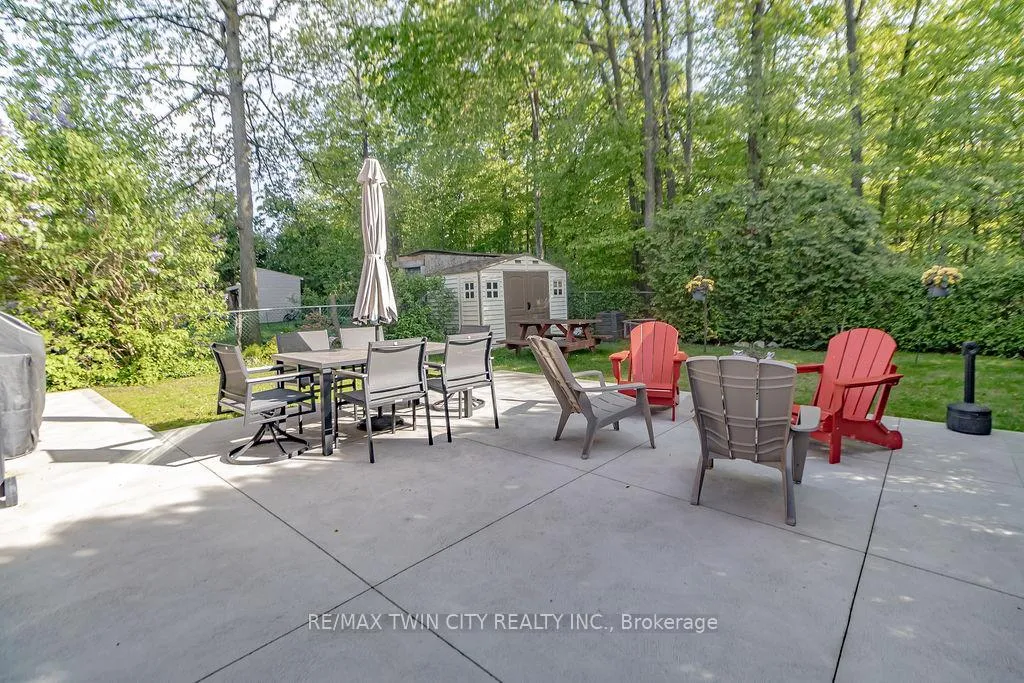 Photo 7 of 20 Manorcrest Street, Brampton, Central Park — HOMEH