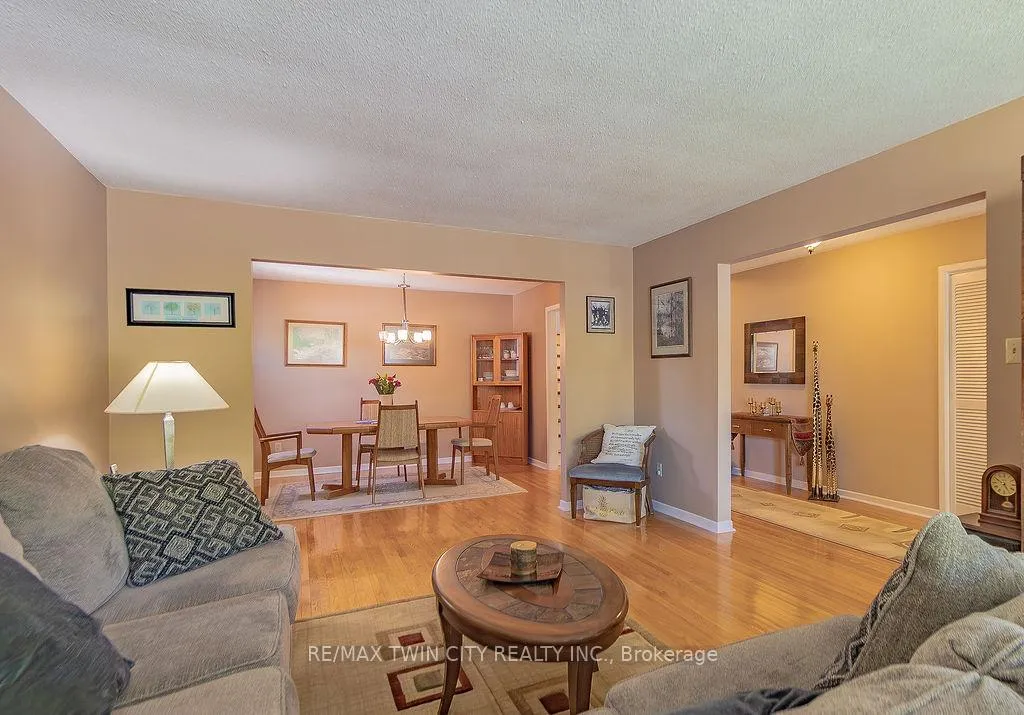 Photo 13 of 20 Manorcrest Street, Brampton, Central Park — HOMEH