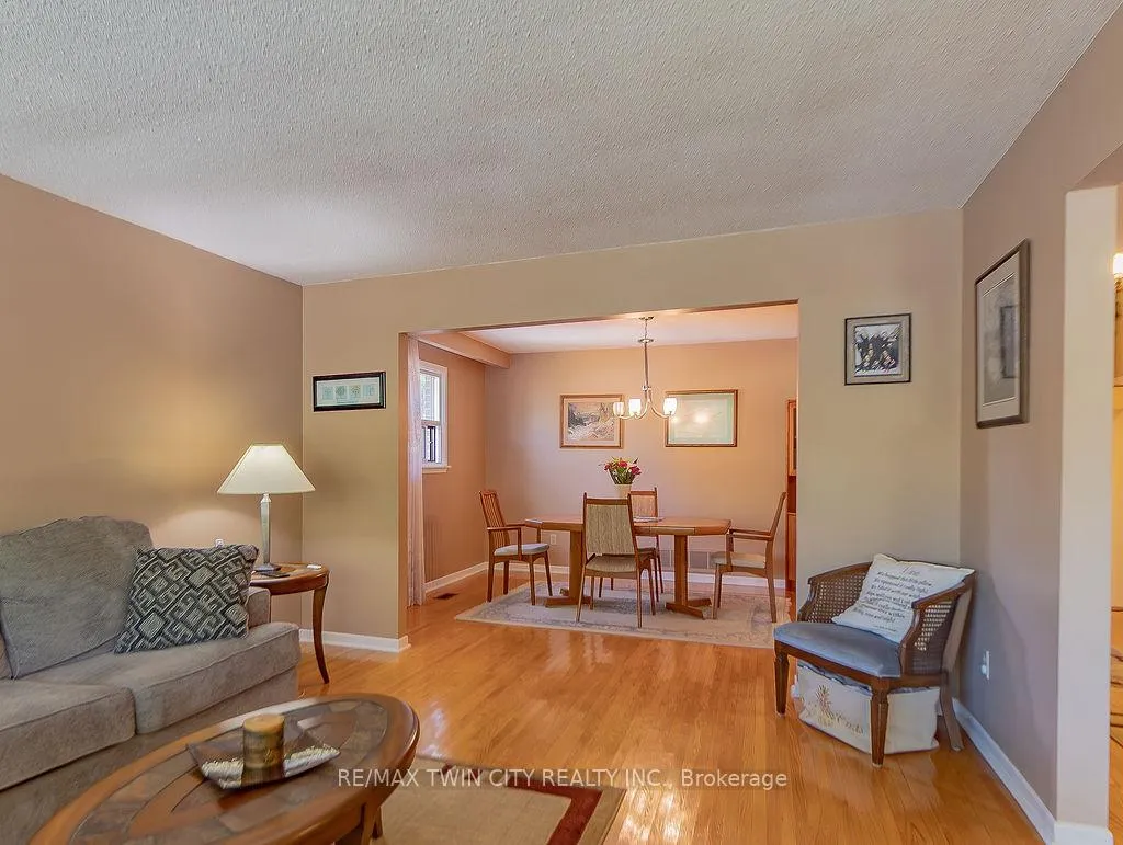 Photo 14 of 20 Manorcrest Street, Brampton, Central Park — HOMEH