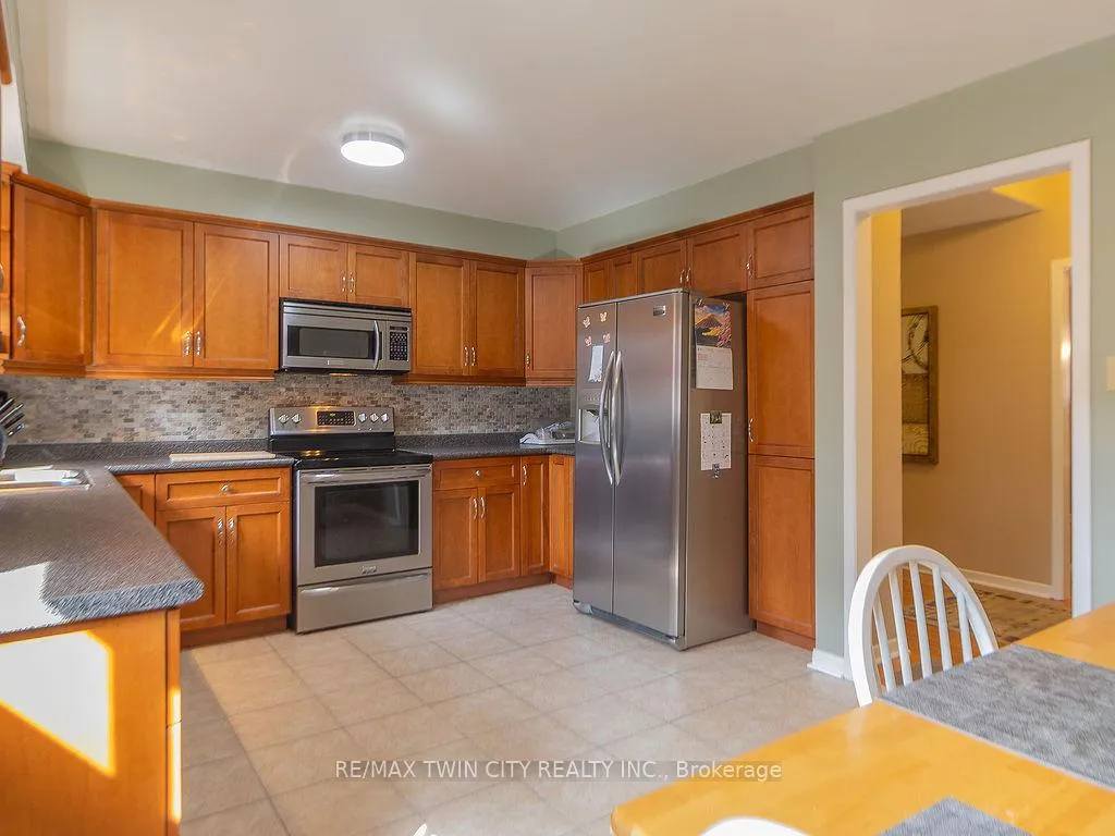 Photo 19 of 20 Manorcrest Street, Brampton, Central Park — HOMEH