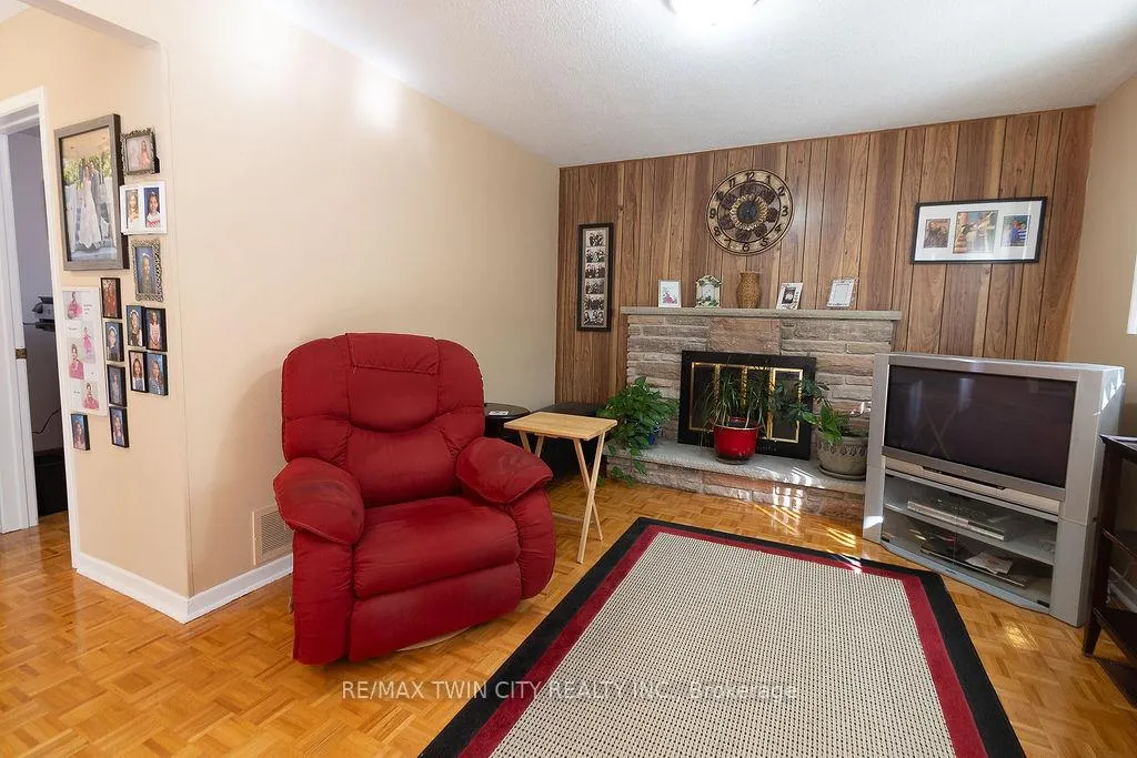 Photo 36 of 20 Manorcrest Street, Brampton, Central Park — HOMEH