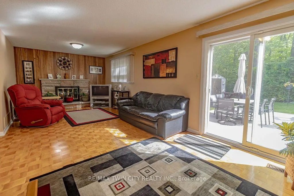 Photo 37 of 20 Manorcrest Street, Brampton, Central Park — HOMEH